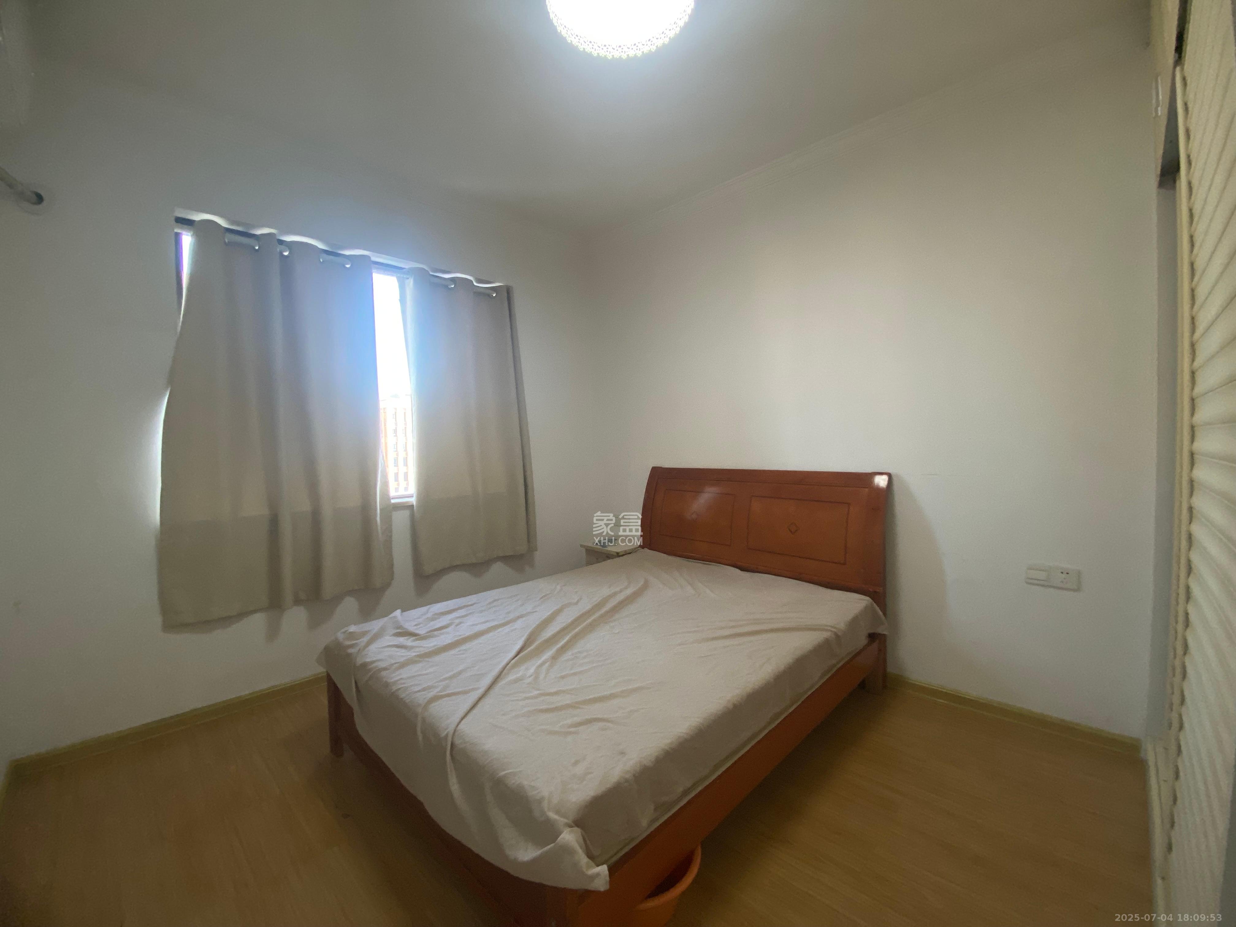 华润置地广场一期  1室1厅1卫    1900.0元/月 华润置地广场一期  1室1厅1卫    1900.0元/月室内图