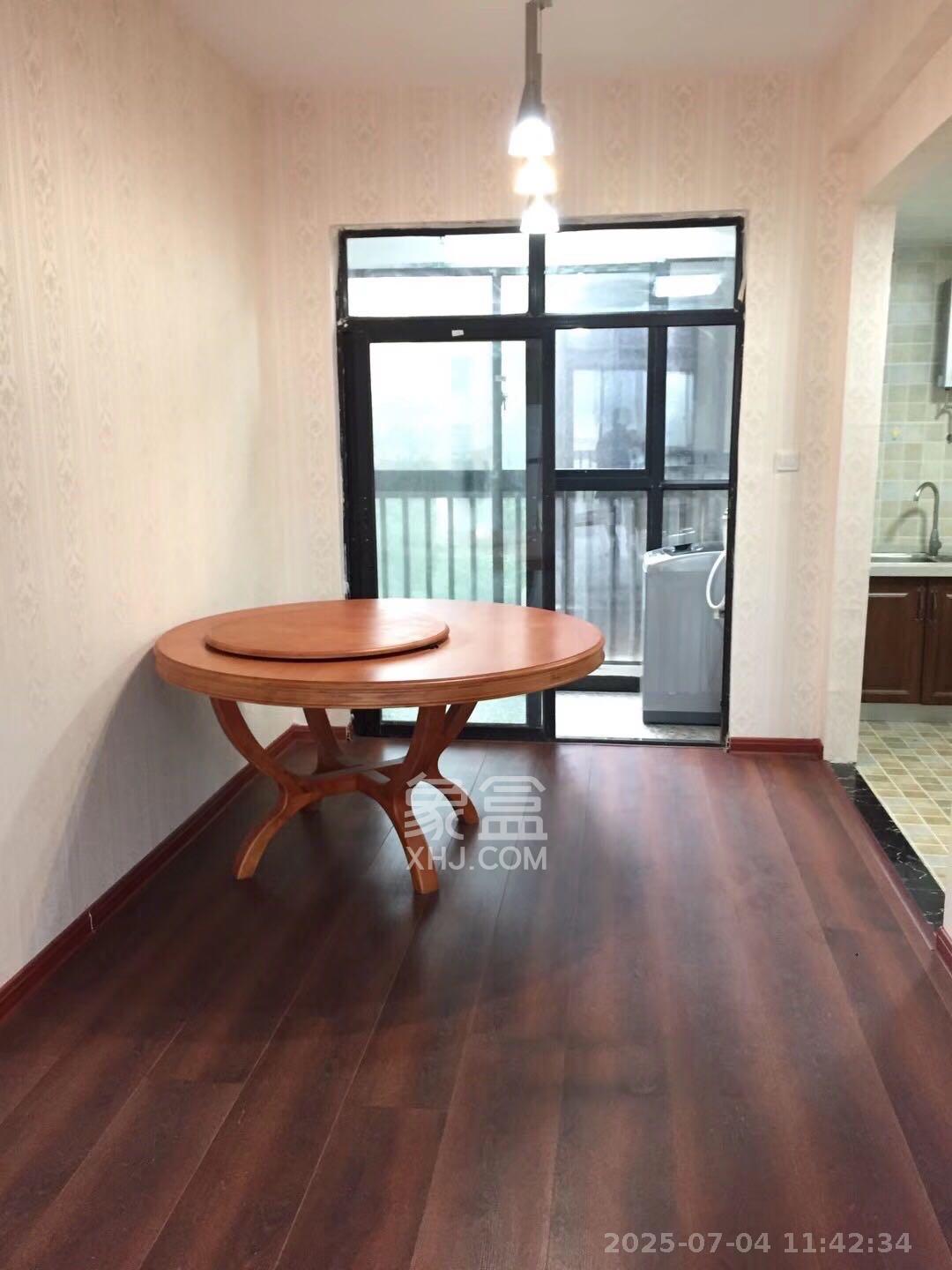 麓谷明珠  3室2厅2卫    2700.0元/月 麓谷明珠  3室2厅2卫    2700.0元/月室内图