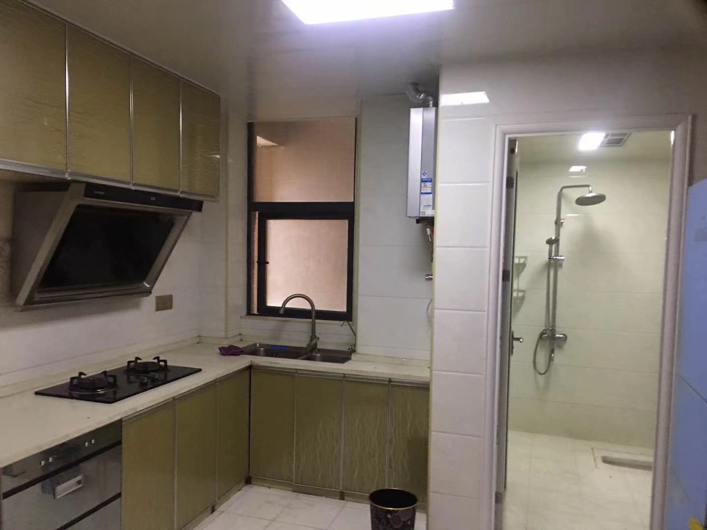 天地人和  3室1厅1卫    1600.0元/月室内图