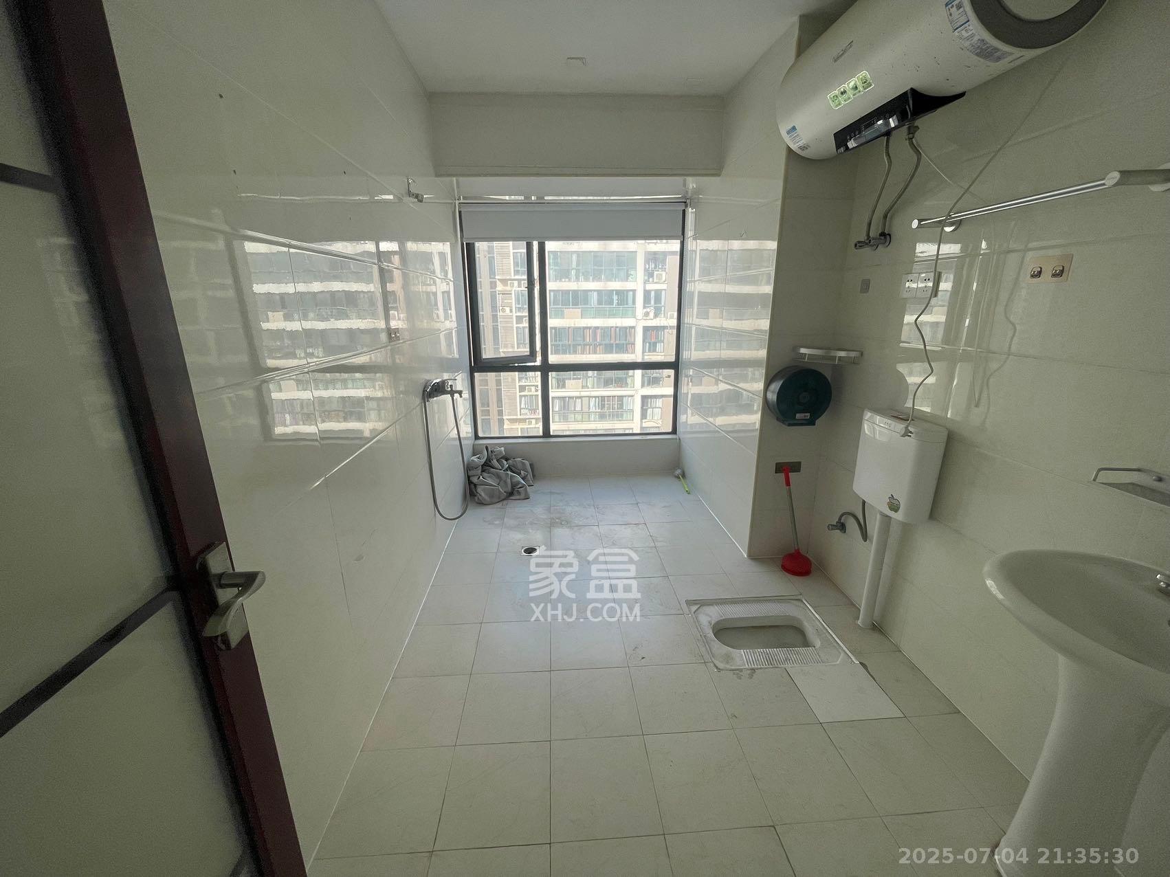 归心苑 4室2厅2卫 4400.0元/月 归心苑 4室2厅2卫 4400.0元/月室内图