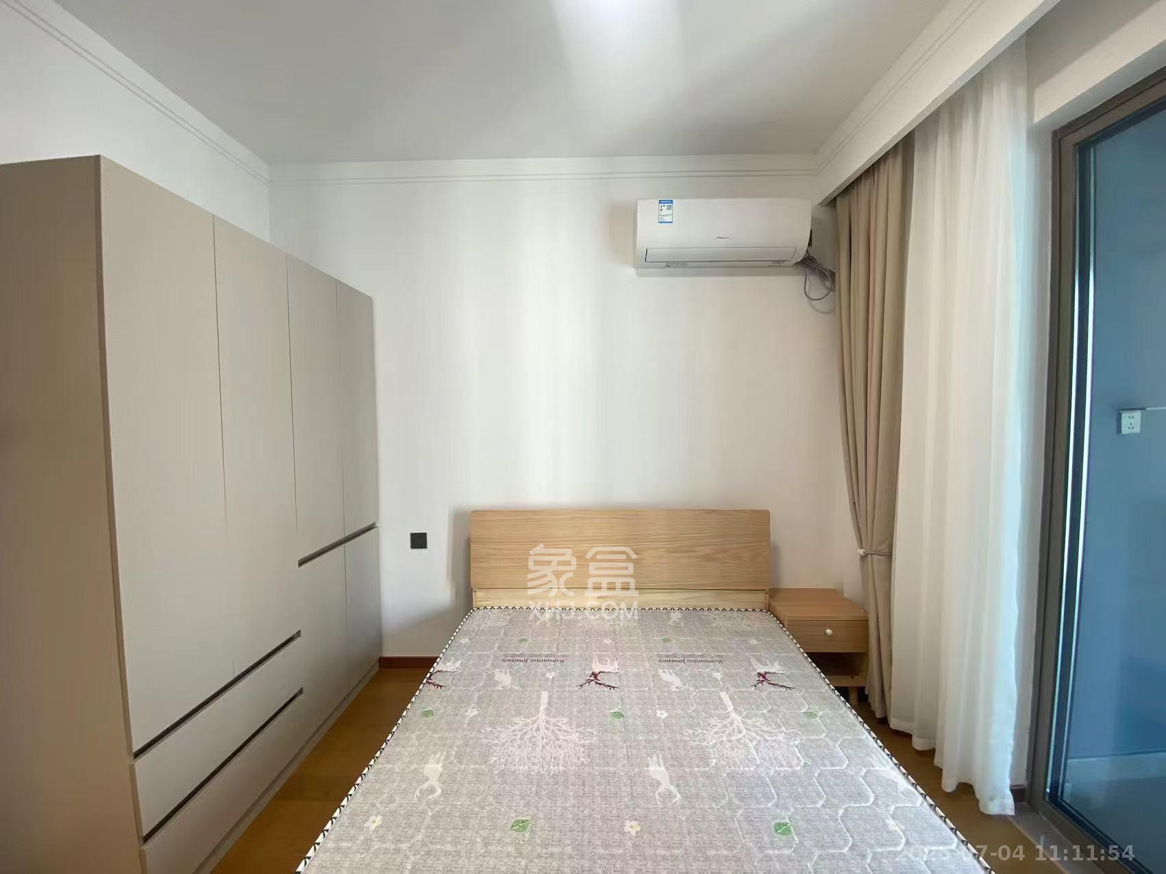 旭辉雨花郡  3室2厅2卫   4200.00元/月室内图