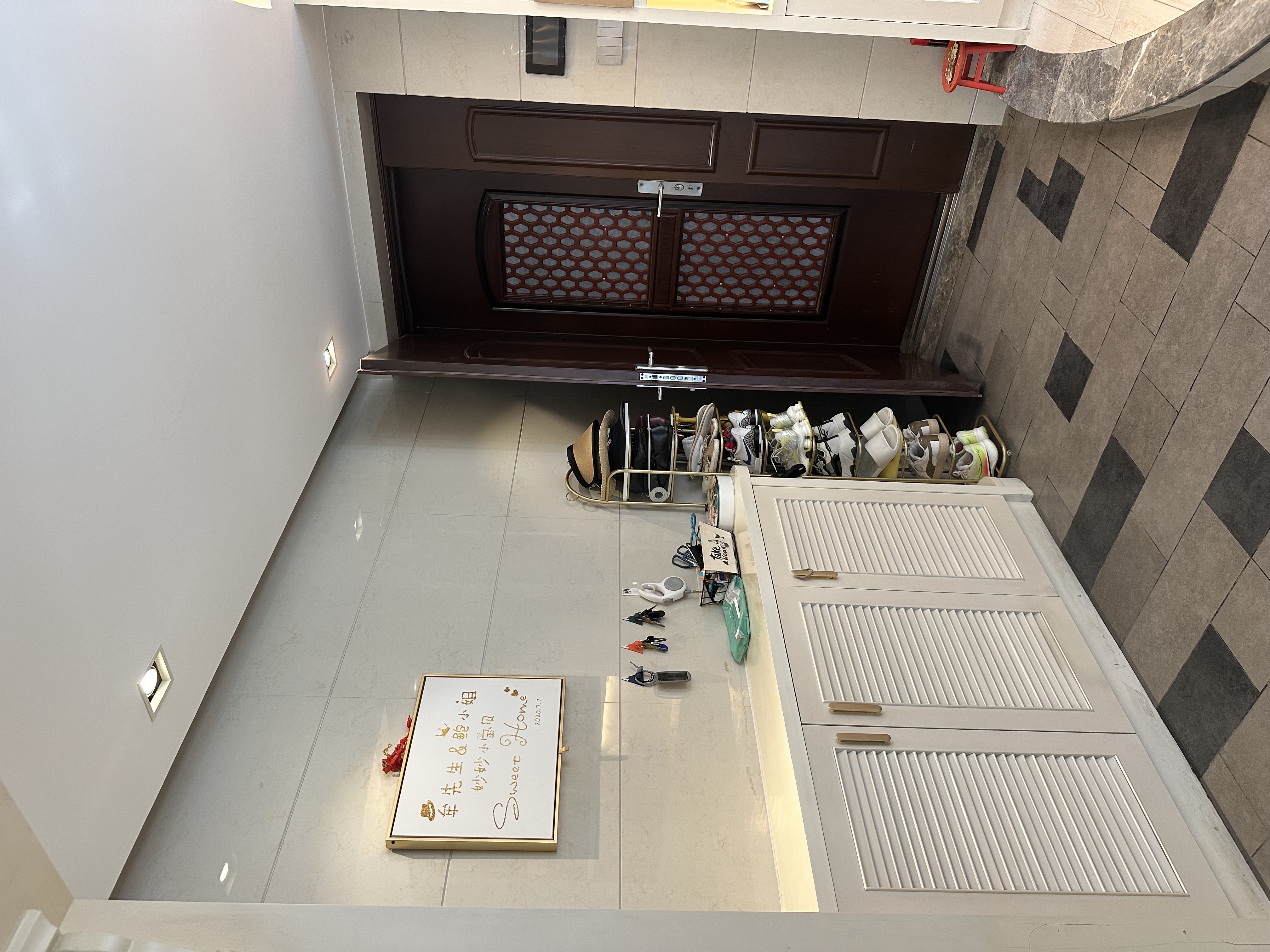 环强御景湾 3室2厅1卫 265.0万 环强御景湾 3室2厅1卫 265.0万客厅