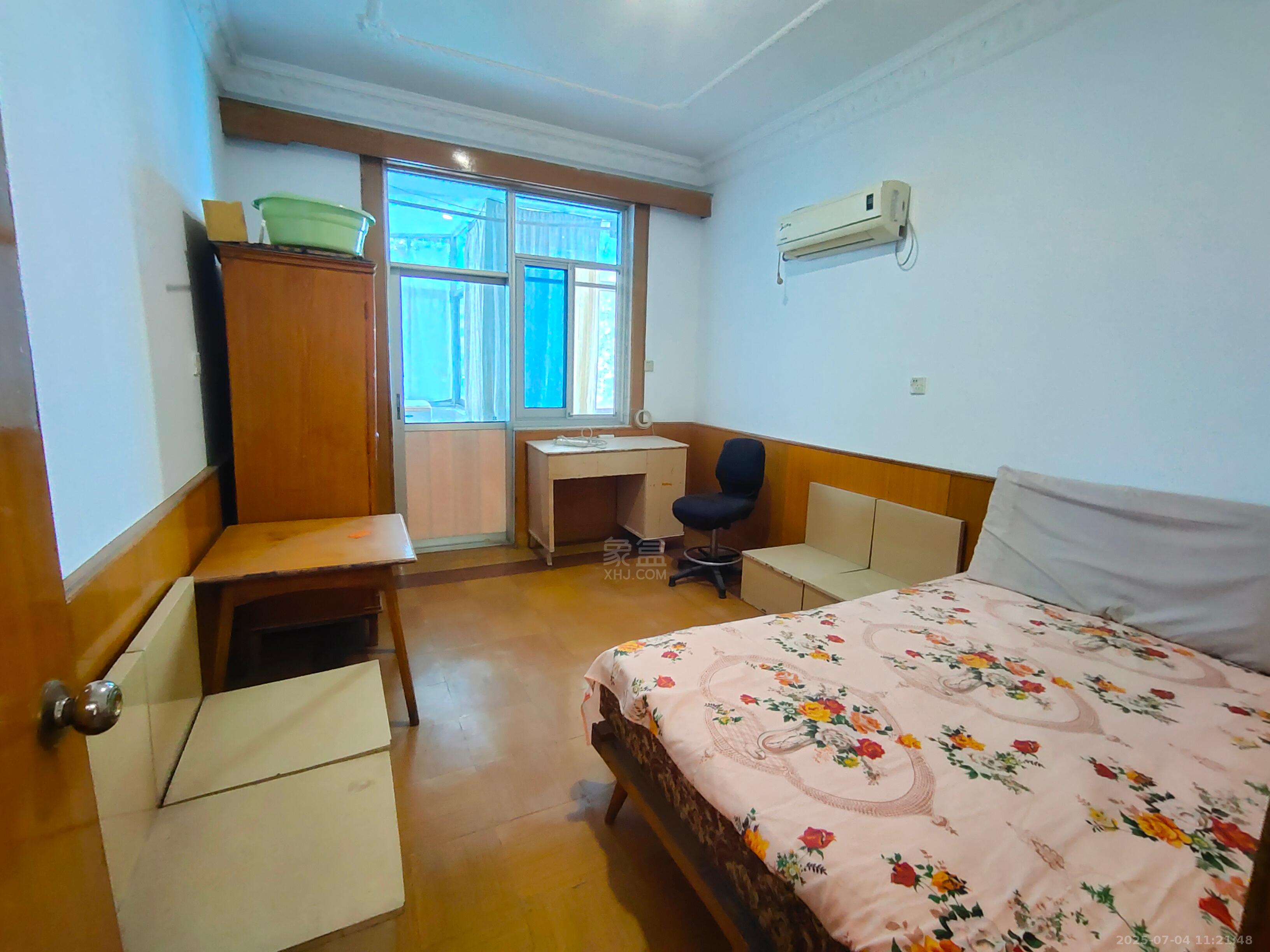 市建小区 1室2厅1卫 800.0元/月 市建小区 1室2厅1卫 800.0元/月室内图