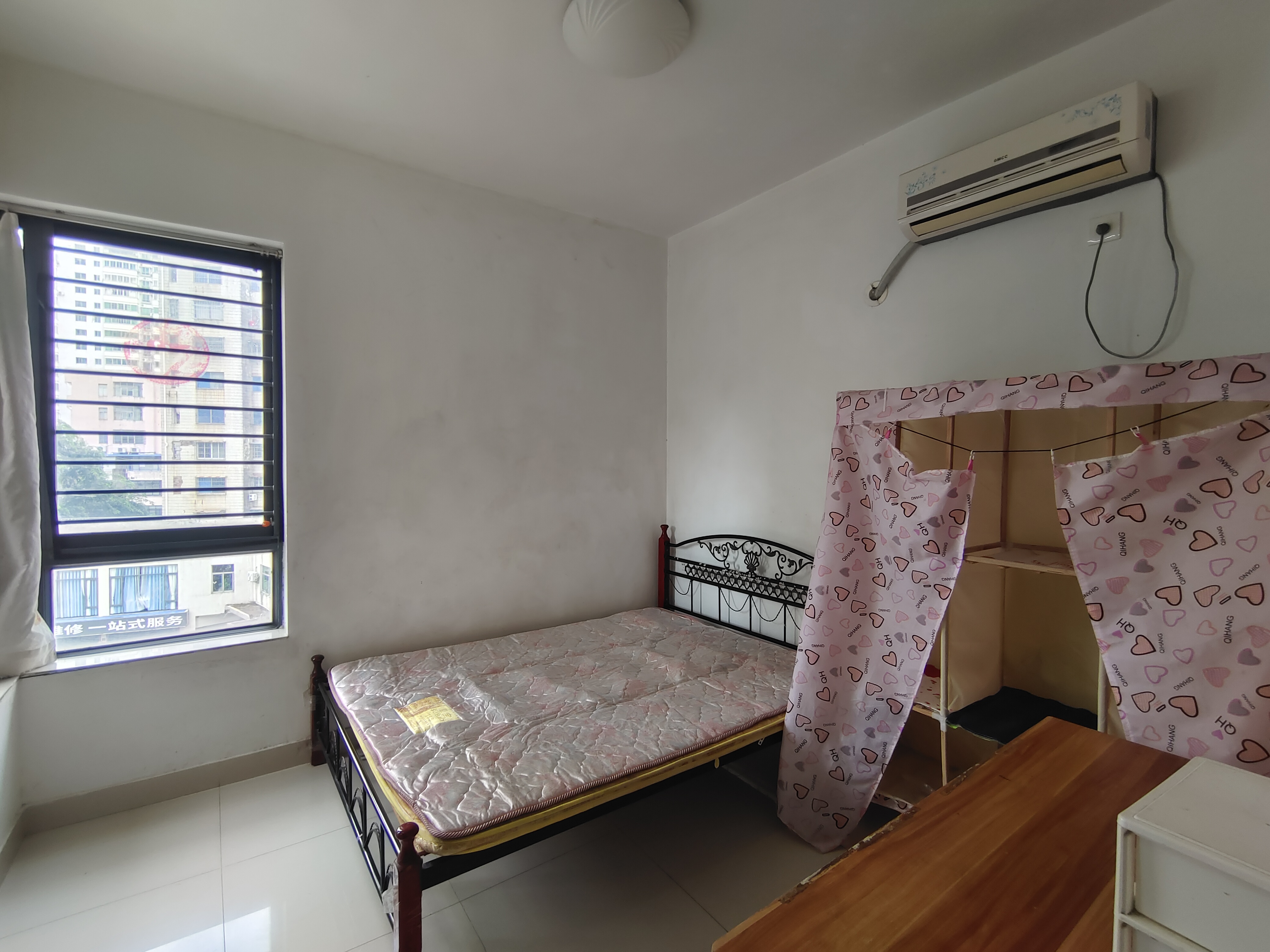 高路华小区  2室1厅1卫   2500.00元/月室内图