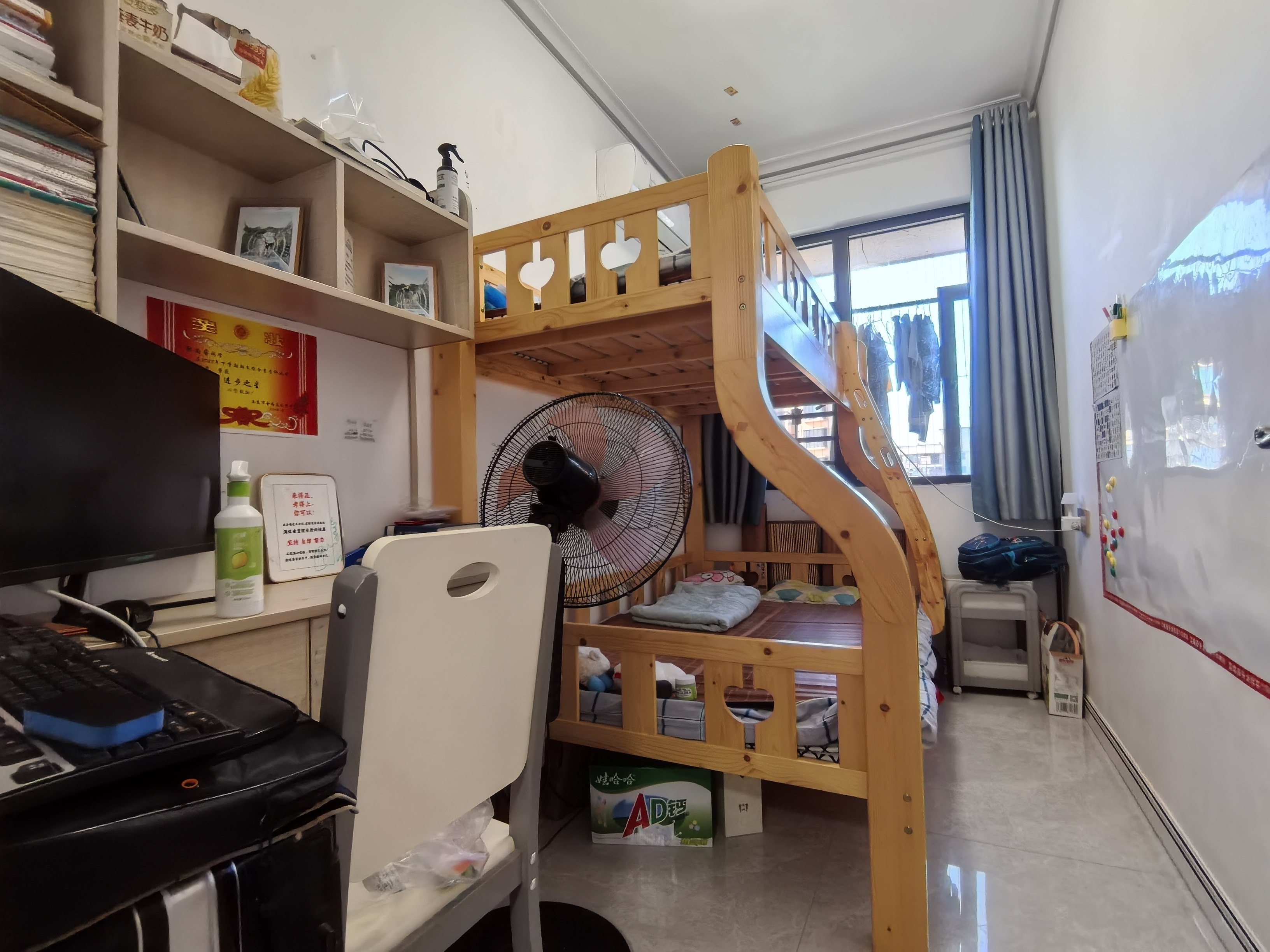 万顺康庭  1室0厅0卫   72.00万客厅