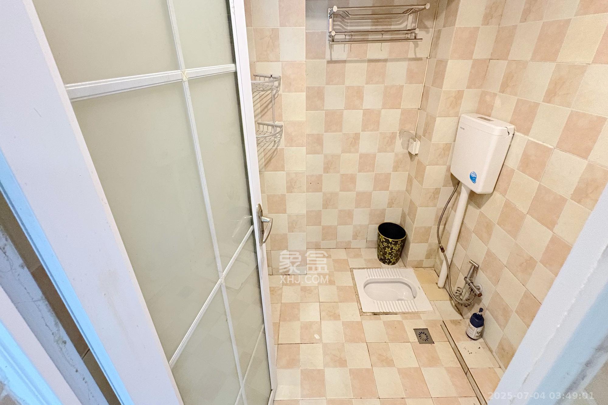 三兴公寓（三兴小区）  2室1厅1卫    48.0万卫生间