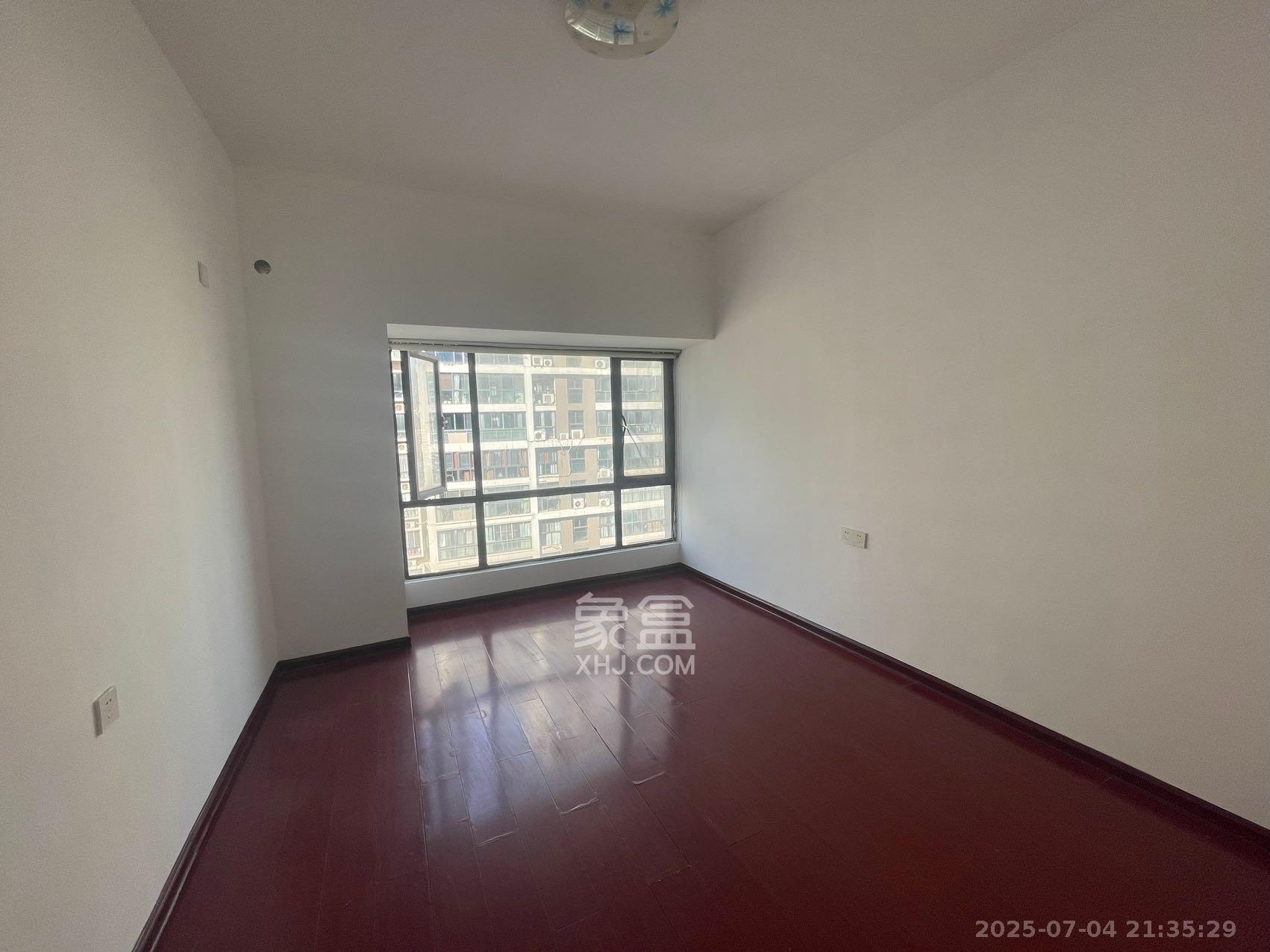 归心苑 4室2厅2卫 4400.0元/月 归心苑 4室2厅2卫 4400.0元/月室内图