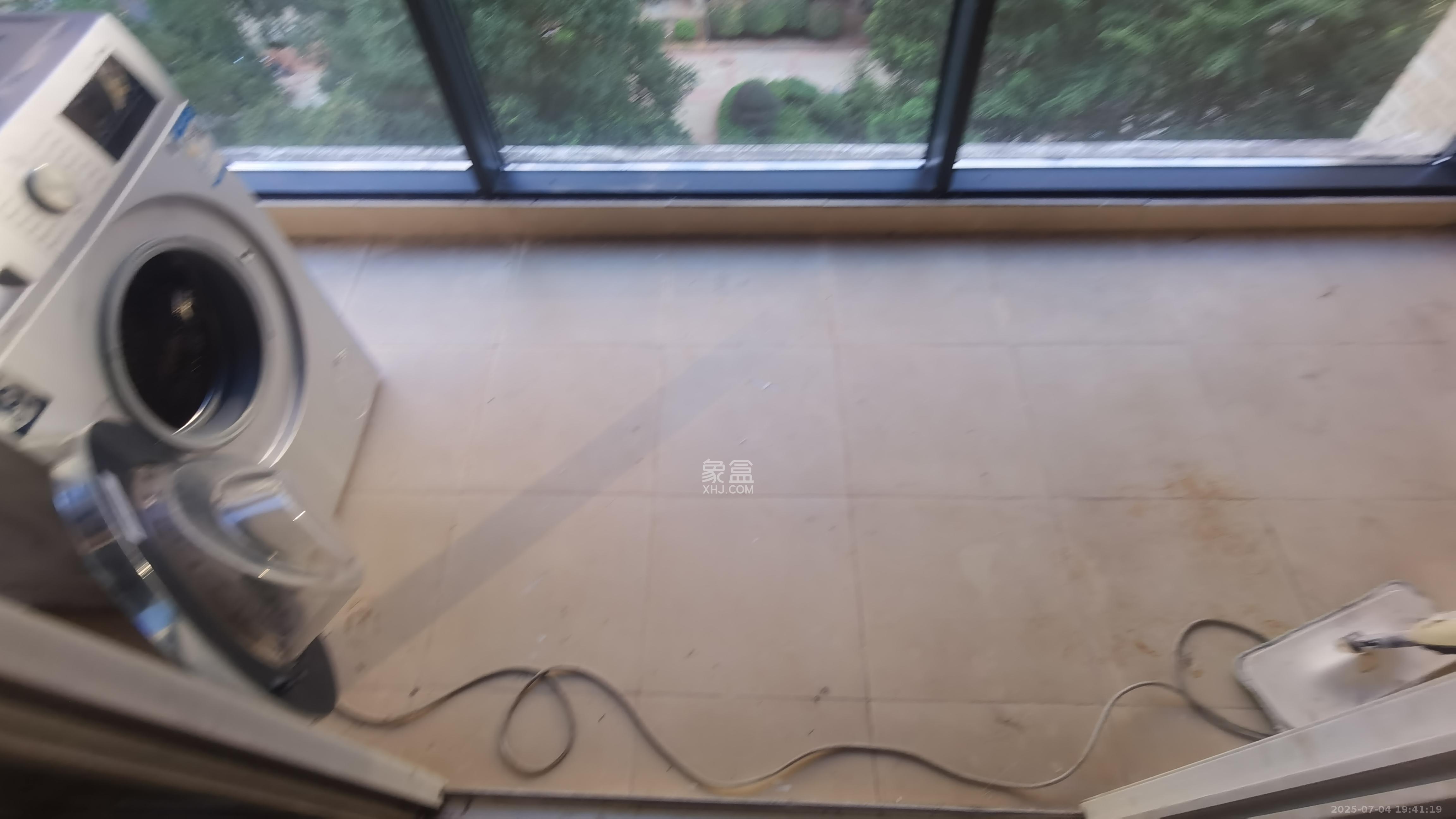 金碧文华  2室2厅1卫   2000.00元/月室内图