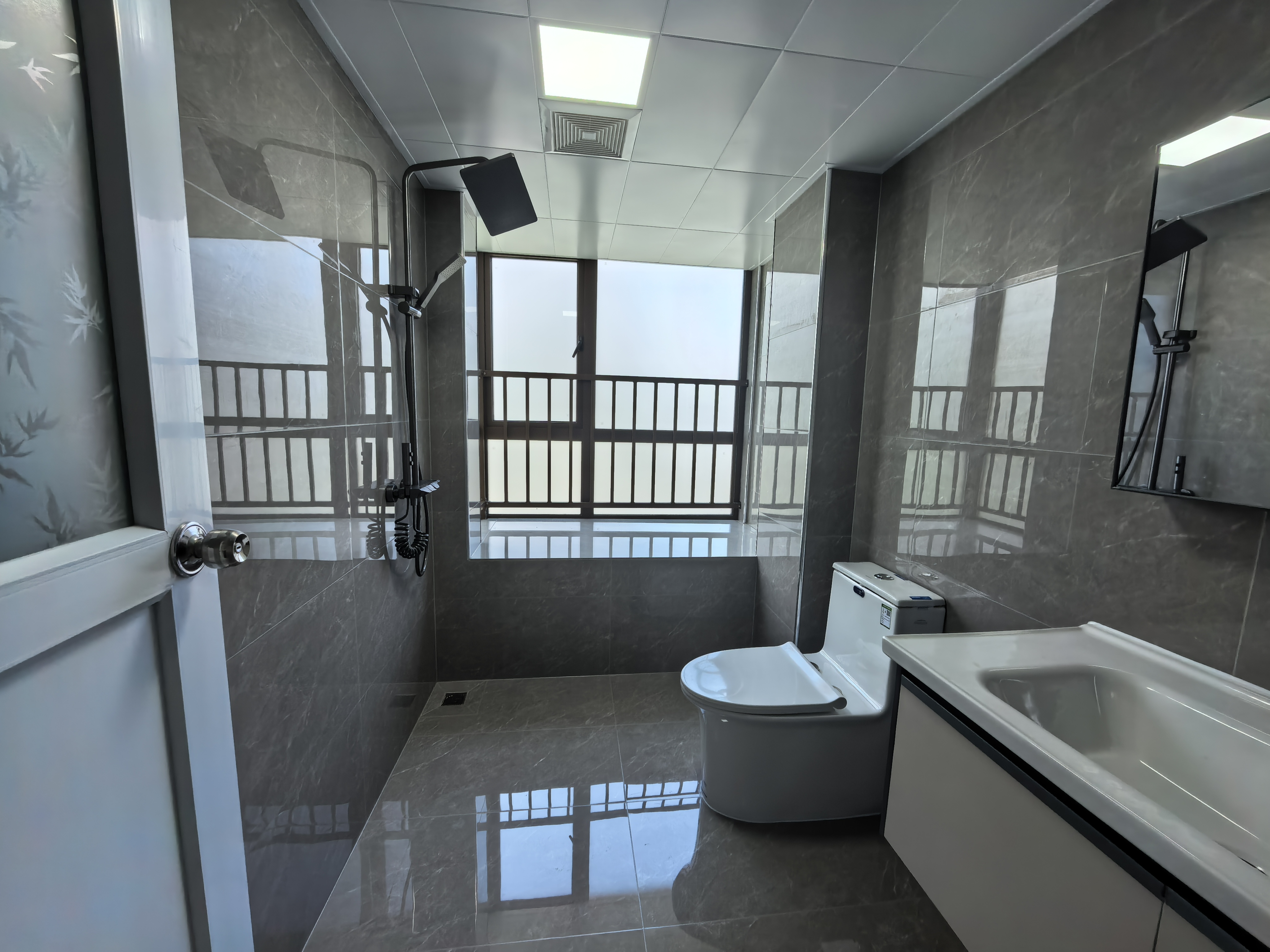 东宸江山里 4室2厅2卫 2000.0元/月 东宸江山里 4室2厅2卫 2000.0元/月室内图