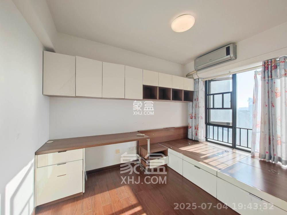 万科魅力之城非凡里 3室2厅2卫 2300.0元/月 万科魅力之城非凡里 3室2厅2卫 2300.0元/月室内图