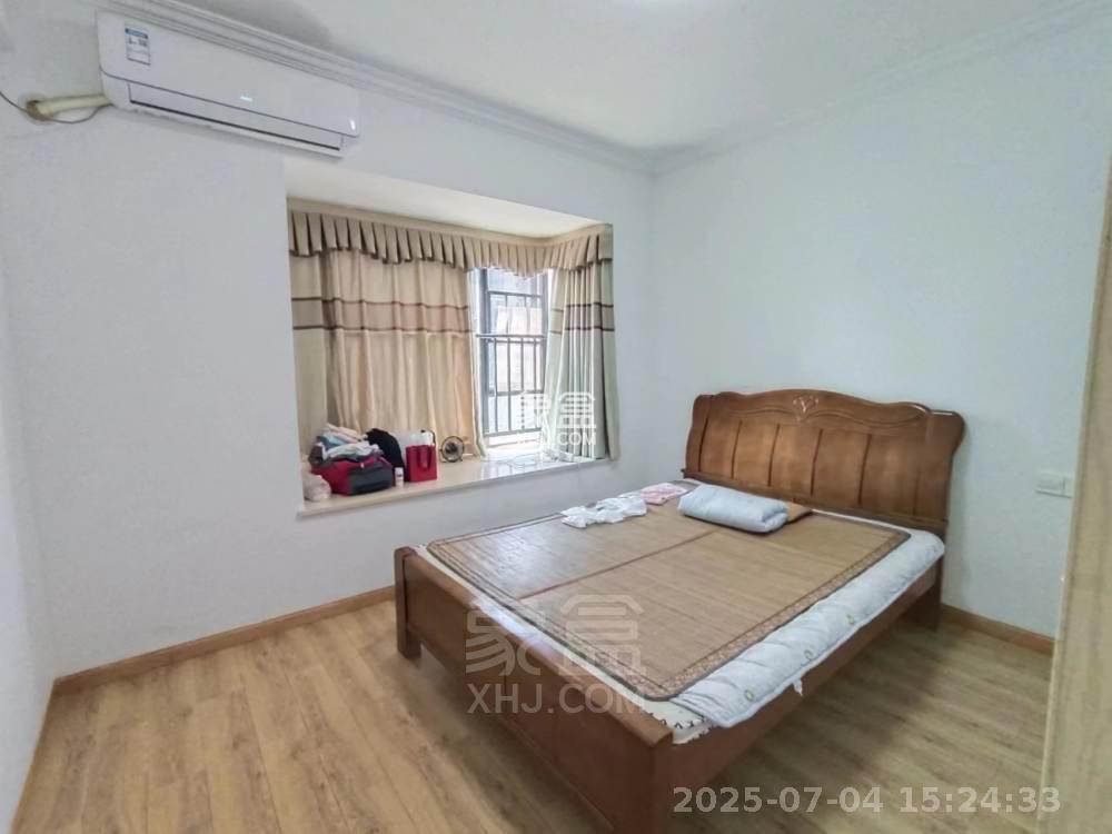 春藤小镇 3室2厅2卫 2000.0元/月 春藤小镇 3室2厅2卫 2000.0元/月室内图