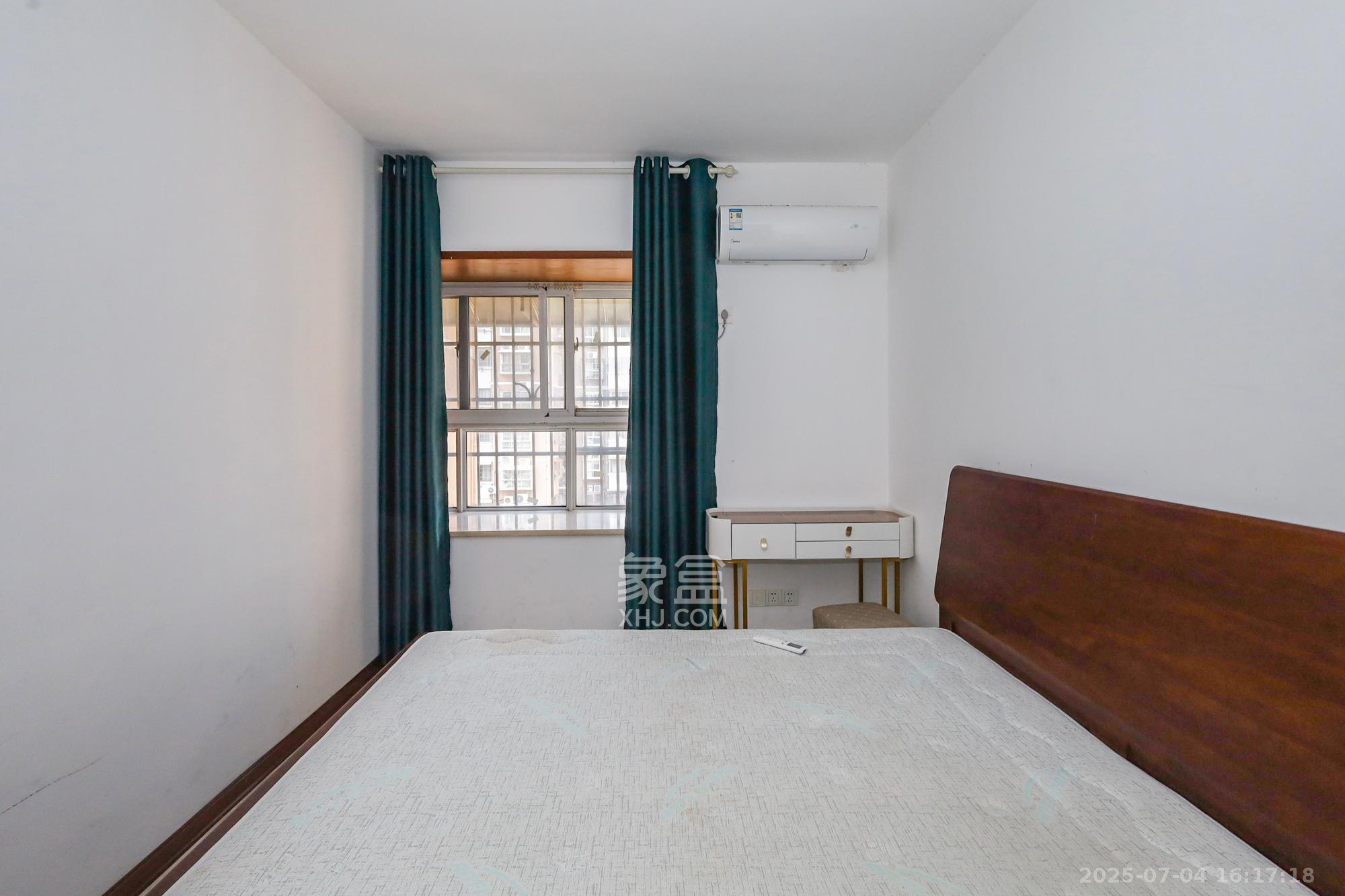 德润园 3室2厅1卫 60.00万 德润园 3室2厅1卫 60.00万卧室