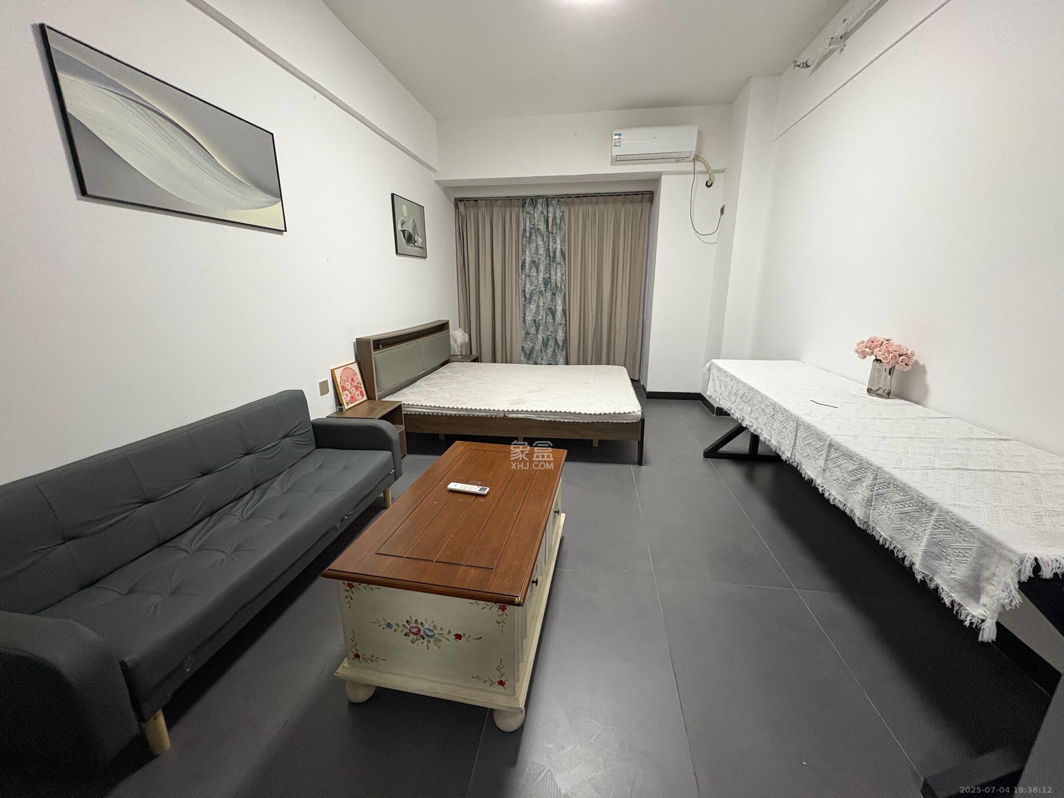 万润时光里 1室1厅1卫 1550.0元/月 万润时光里 1室1厅1卫 1550.0元/月室内图