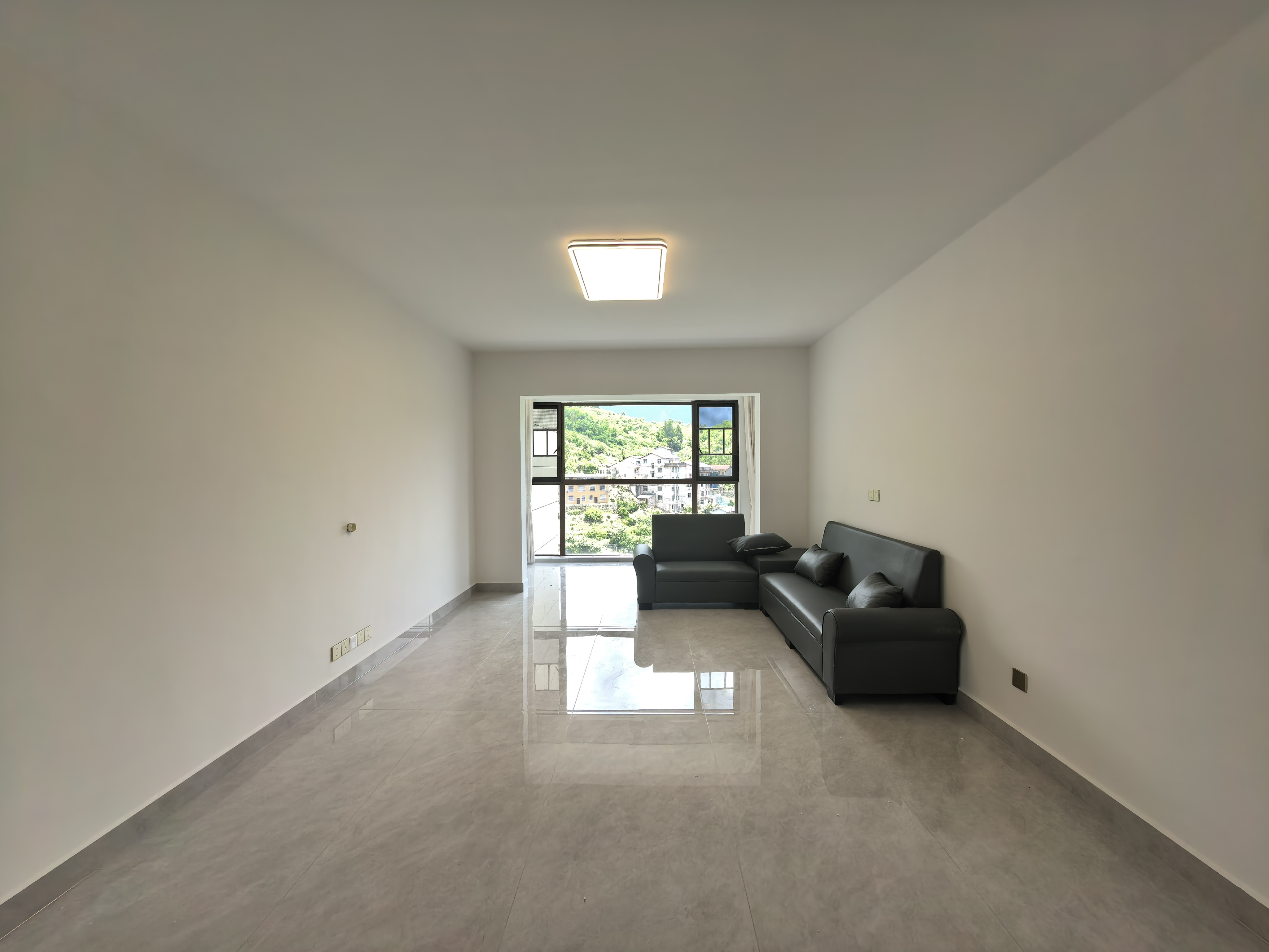 东宸江山里 4室2厅2卫 2000.0元/月 东宸江山里 4室2厅2卫 2000.0元/月室内图