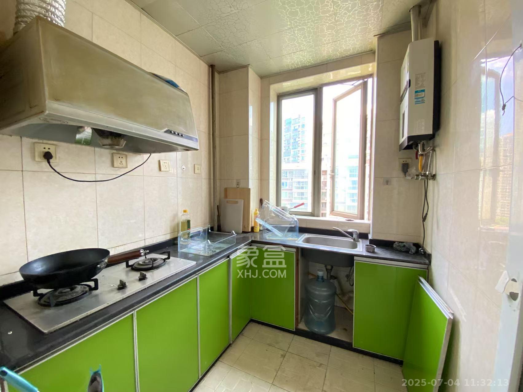 新城新世界一二三期  3室2厅1卫    2500.0元/月 新城新世界一二三期  3室2厅1卫    2500.0元/月室内图