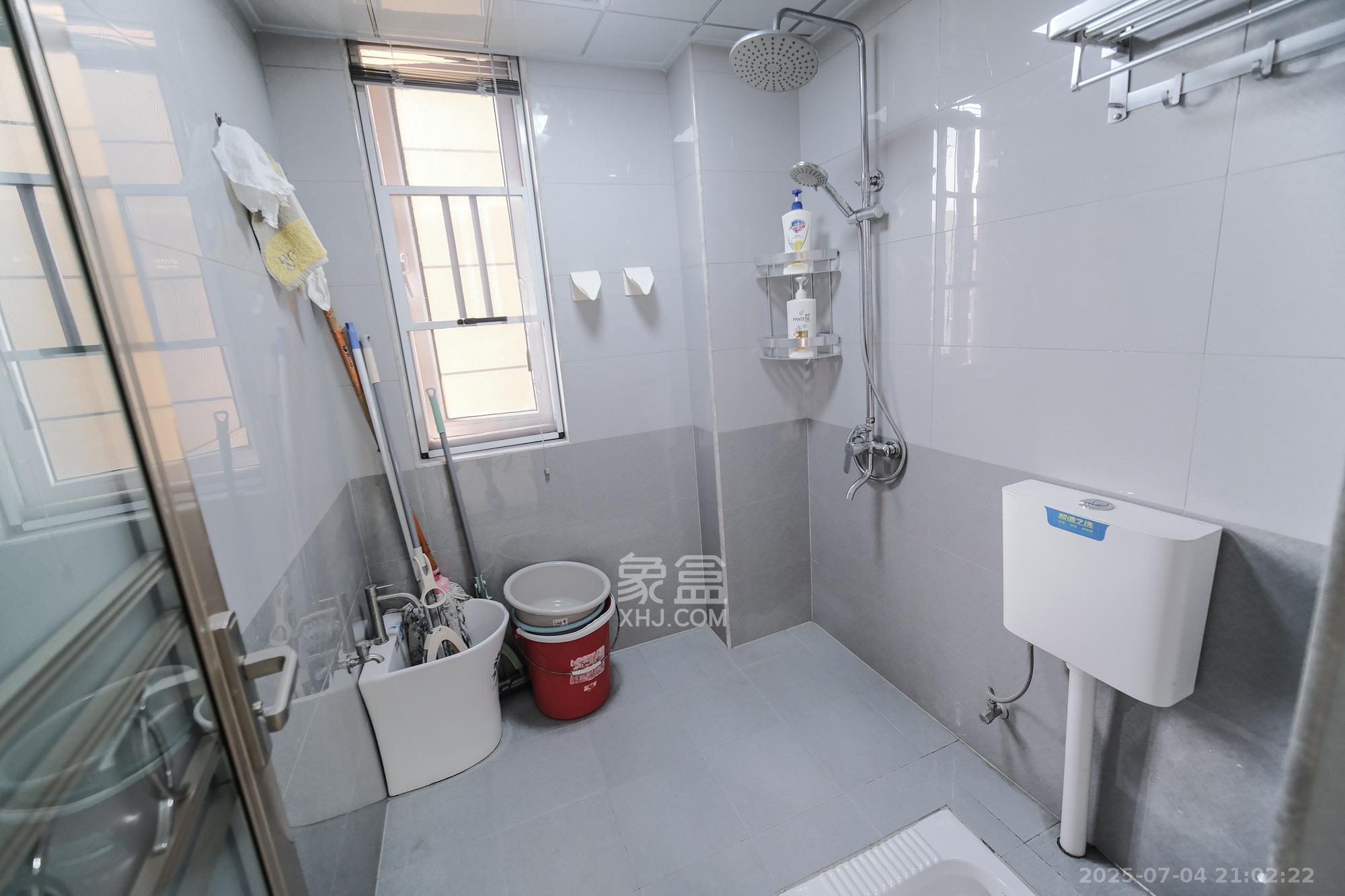 保利香槟国际  3室2厅1卫    73.0万 保利香槟国际  3室2厅1卫    73.0万卫生间