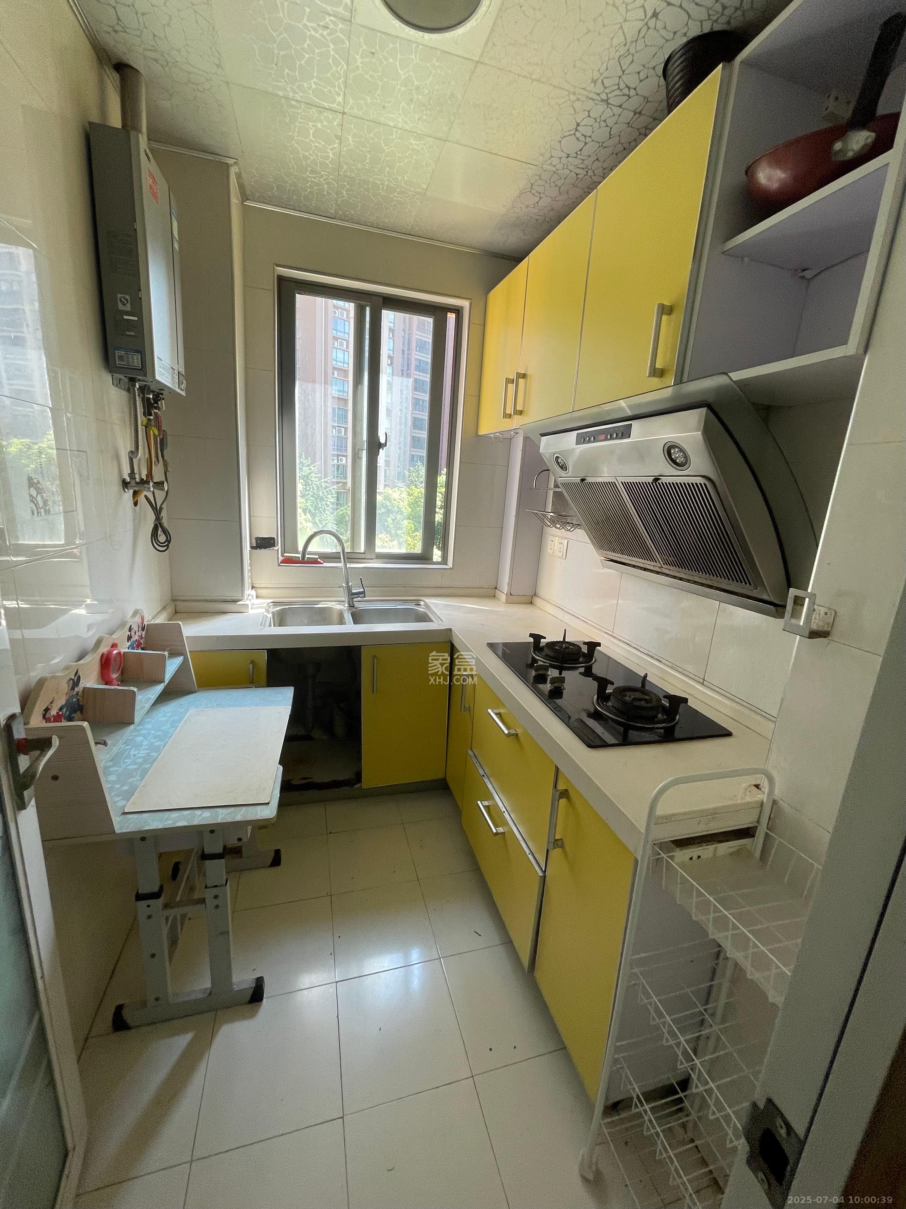 上海城小区 1室1厅1卫 1500.0元/月 上海城小区 1室1厅1卫 1500.0元/月室内图