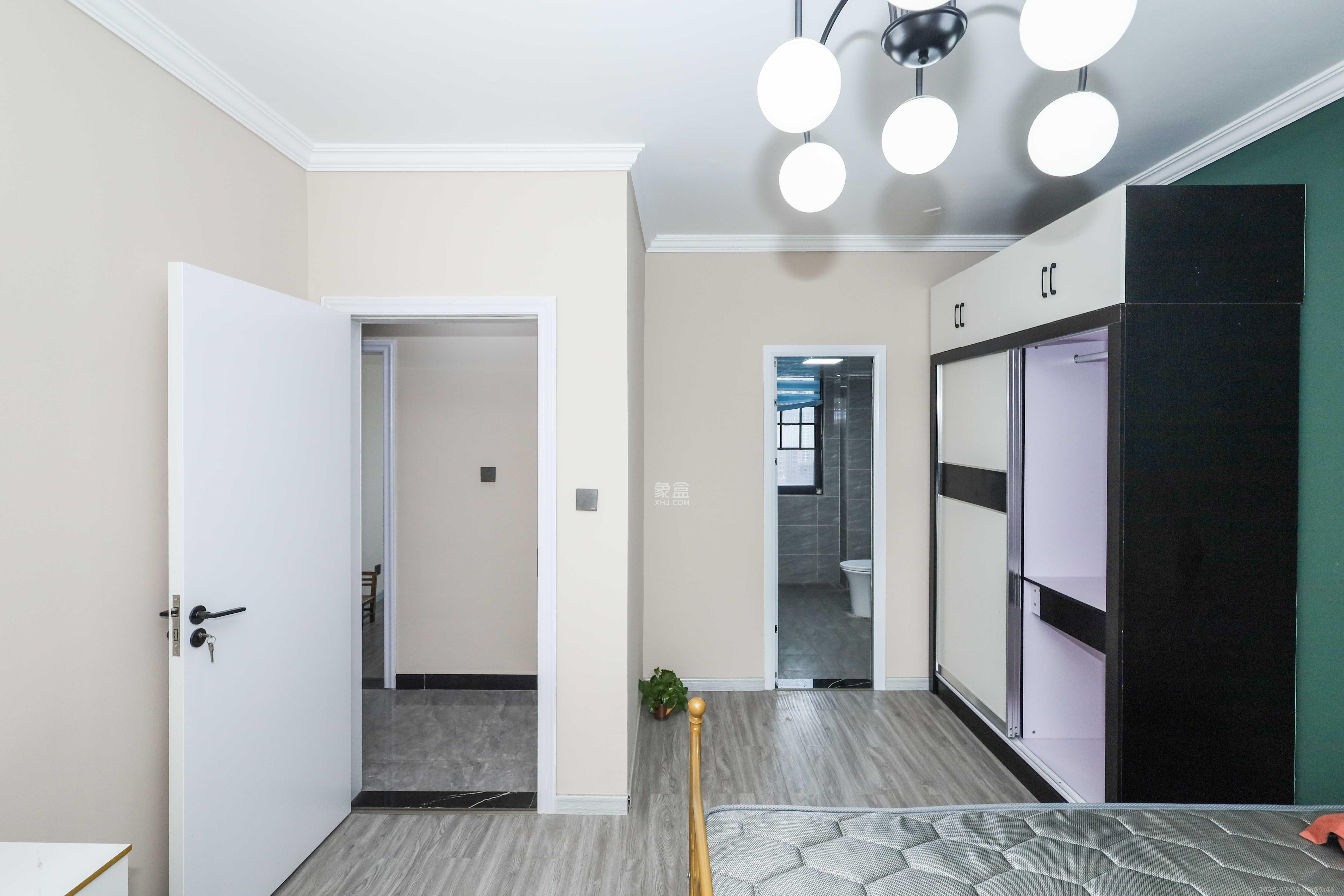 中国铁建梅溪青秀三期  4室2厅2卫    226.0万卧室