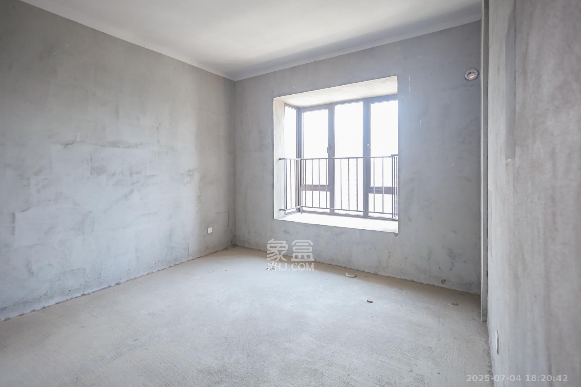 保利西海岸B区 4室2厅2卫 218.0万 保利西海岸B区 4室2厅2卫 218.0万卧室