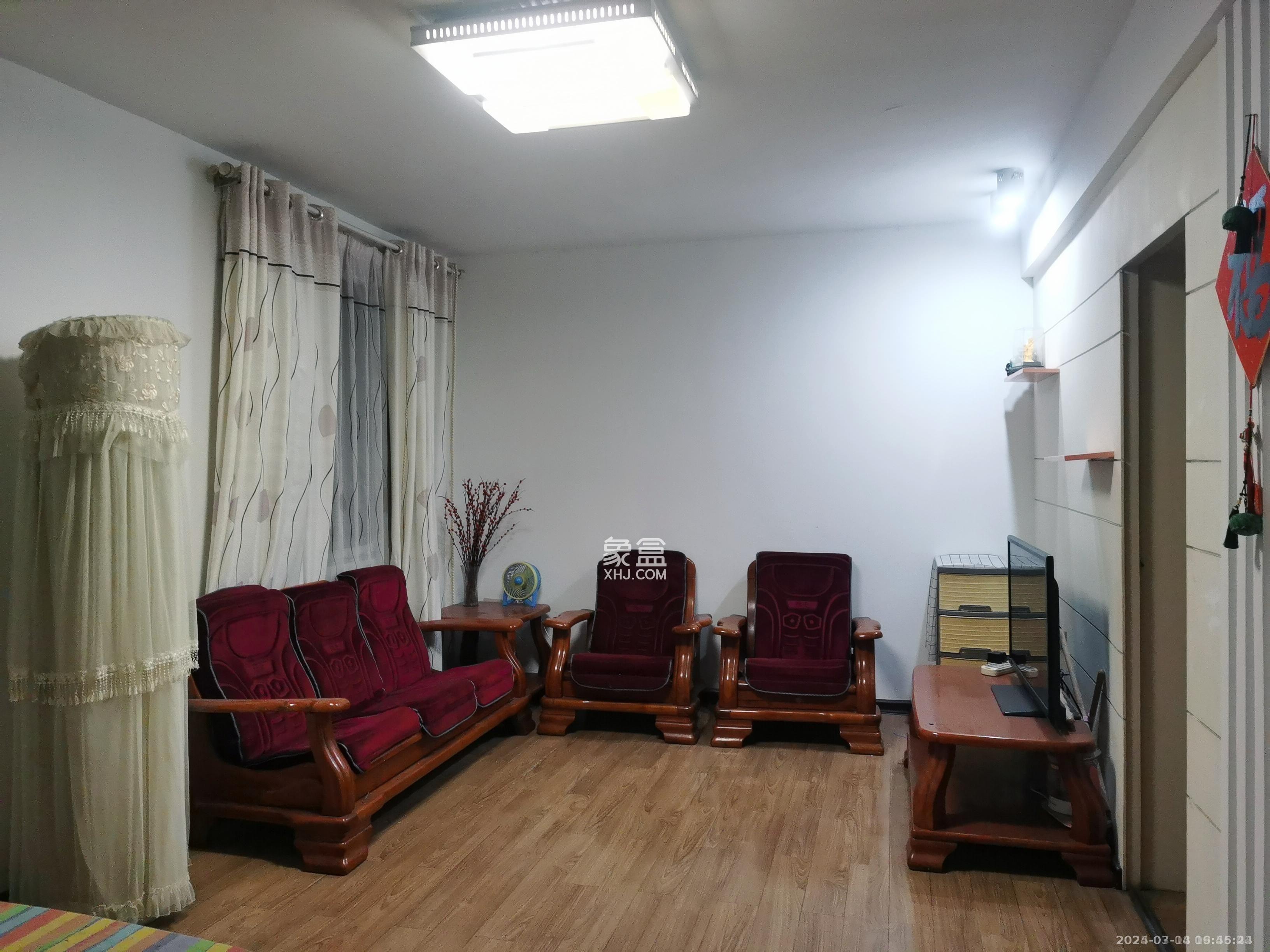 湖开小区（湖南开关厂宿舍）/南大桥社区  2室2厅1卫   1300.00元/月