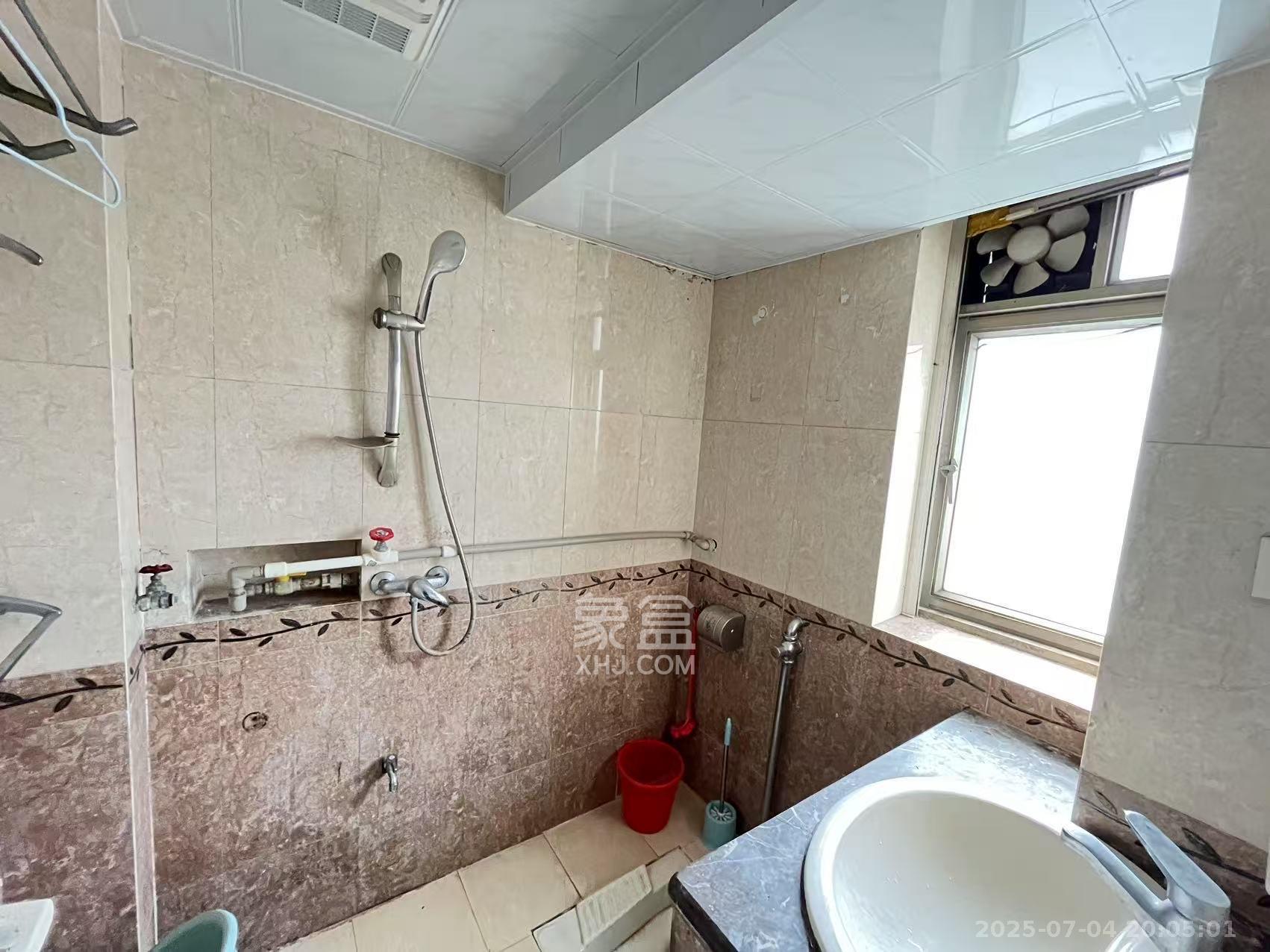 南园小区 3室1厅1卫 1700.0元/月 南园小区 3室1厅1卫 1700.0元/月室内图