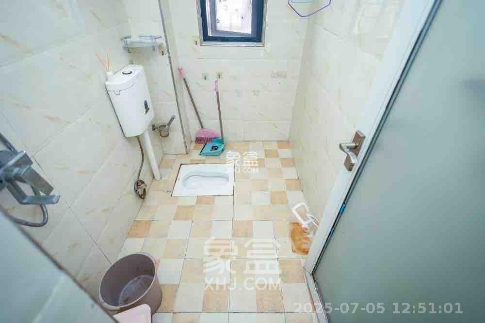 荣盛花语馨苑  3室2厅2卫   2600.00元/月室内图