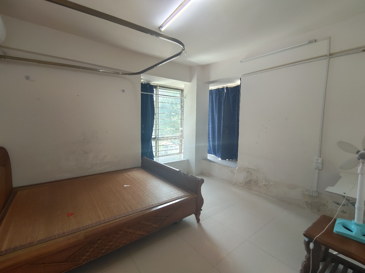 金牛生态小区 4室2厅2卫 2700.0元/月 金牛生态小区 4室2厅2卫 2700.0元/月室内图