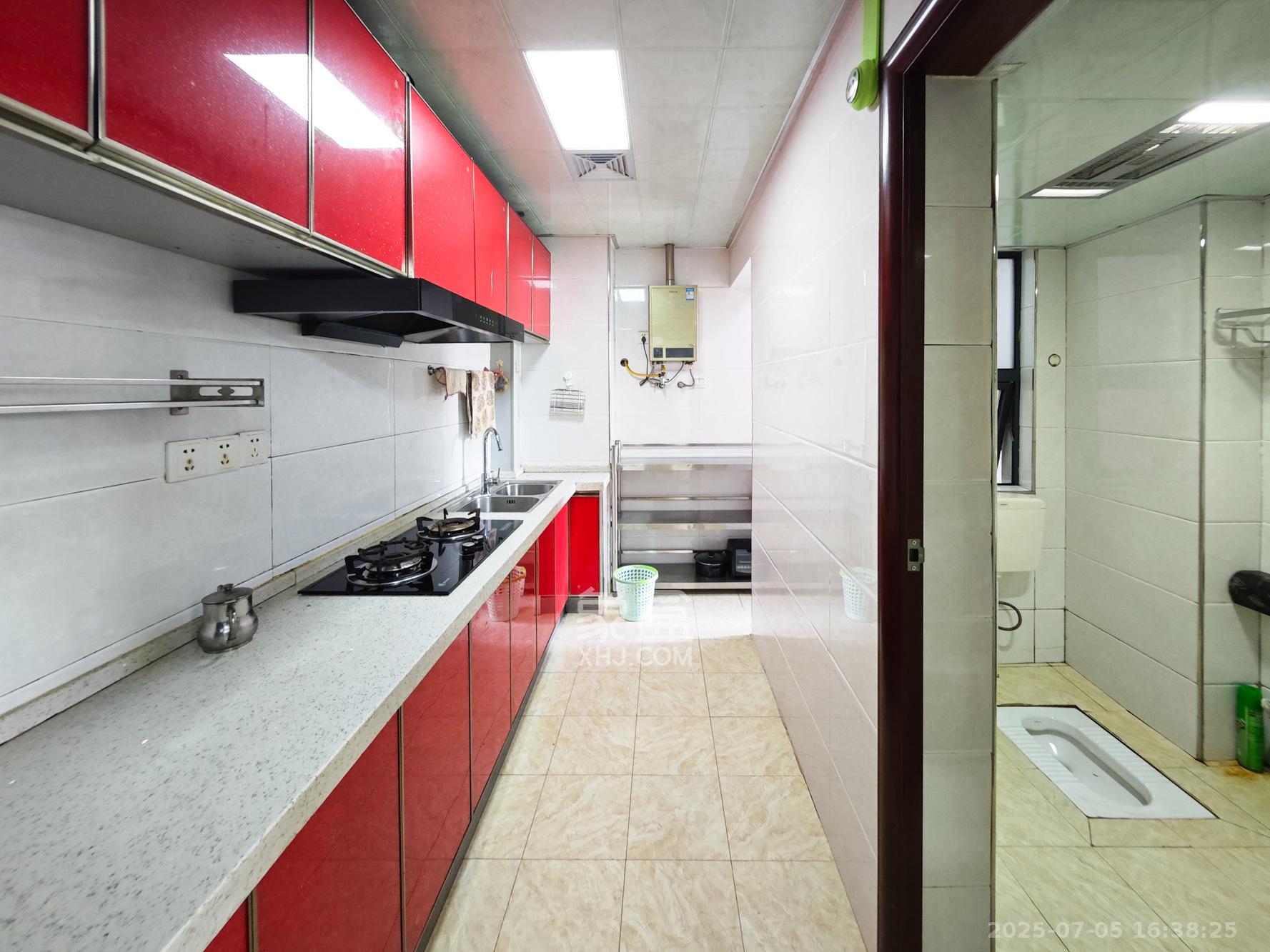 秀峰景园(领秀峰)  2室1厅1卫    40.8万 秀峰景园(领秀峰)  2室1厅1卫    40.8万厨房