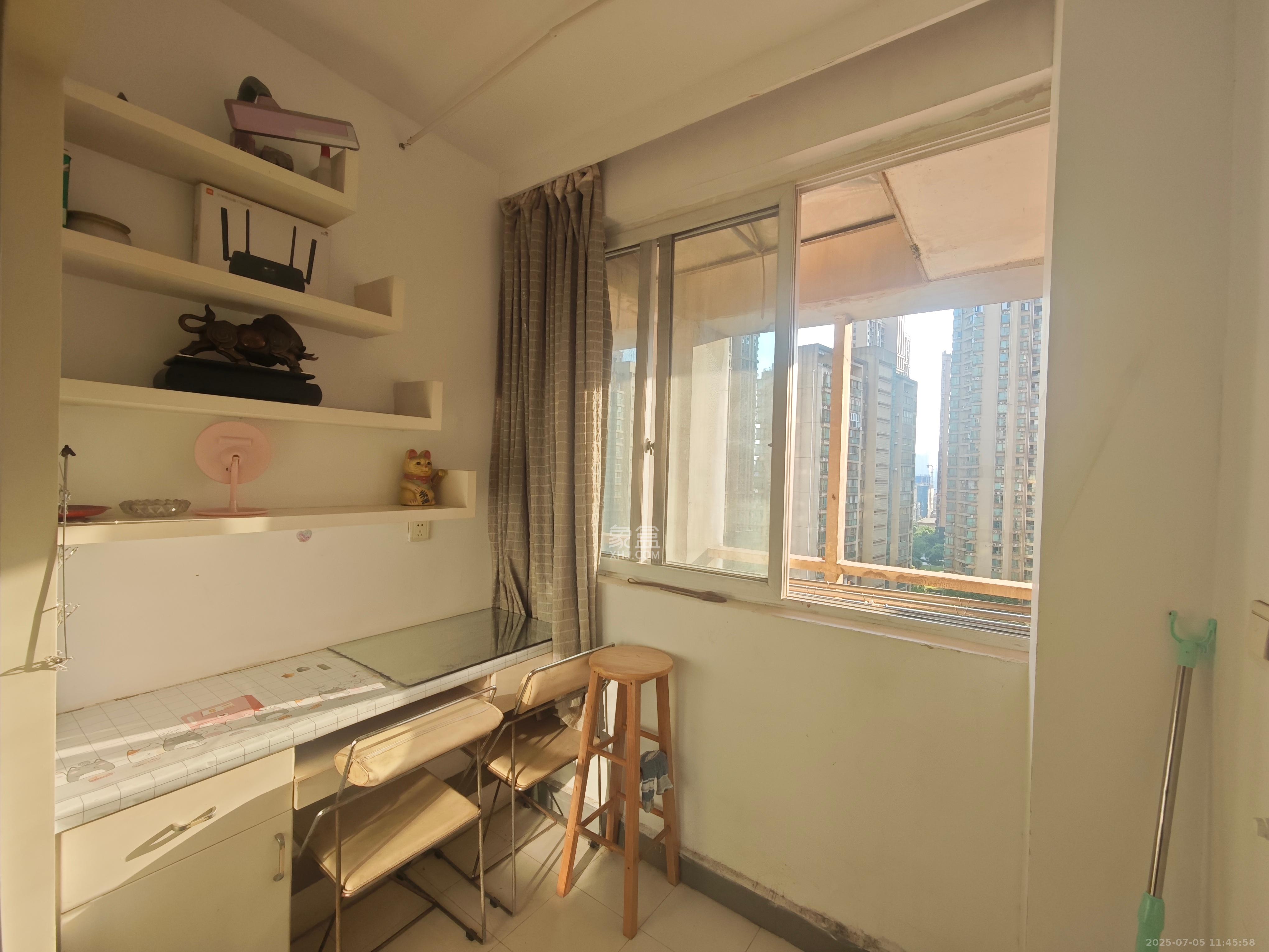 建鸿达现代公寓  2室1厅1卫   2200.00元/月室内图