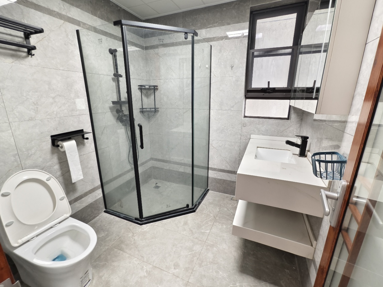 华润中心  3室2厅2卫    4500.0元/月 华润中心  3室2厅2卫    4500.0元/月室内图