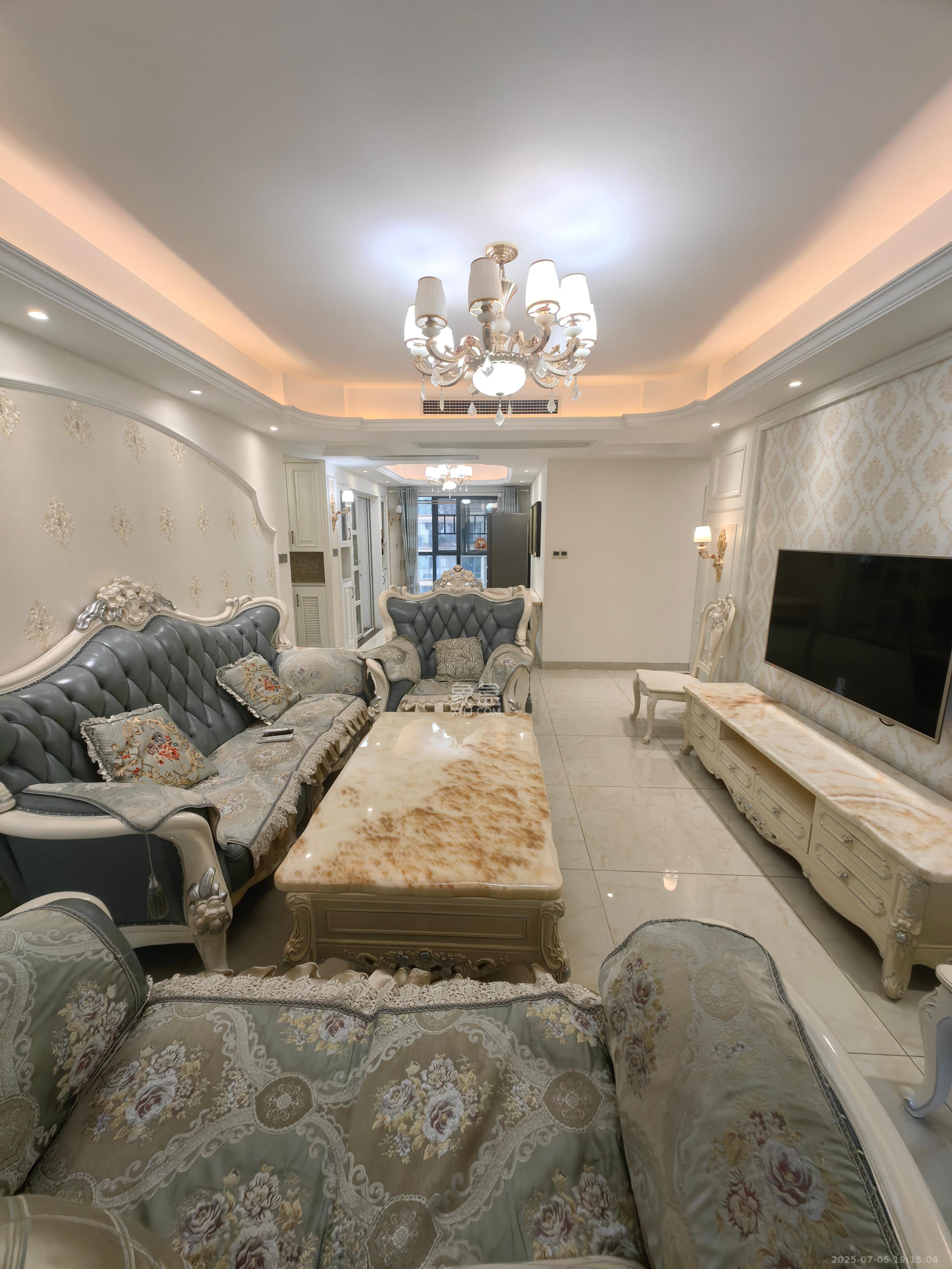 中建芙蓉嘉苑  4室2厅2卫    3500.0元/月室内图