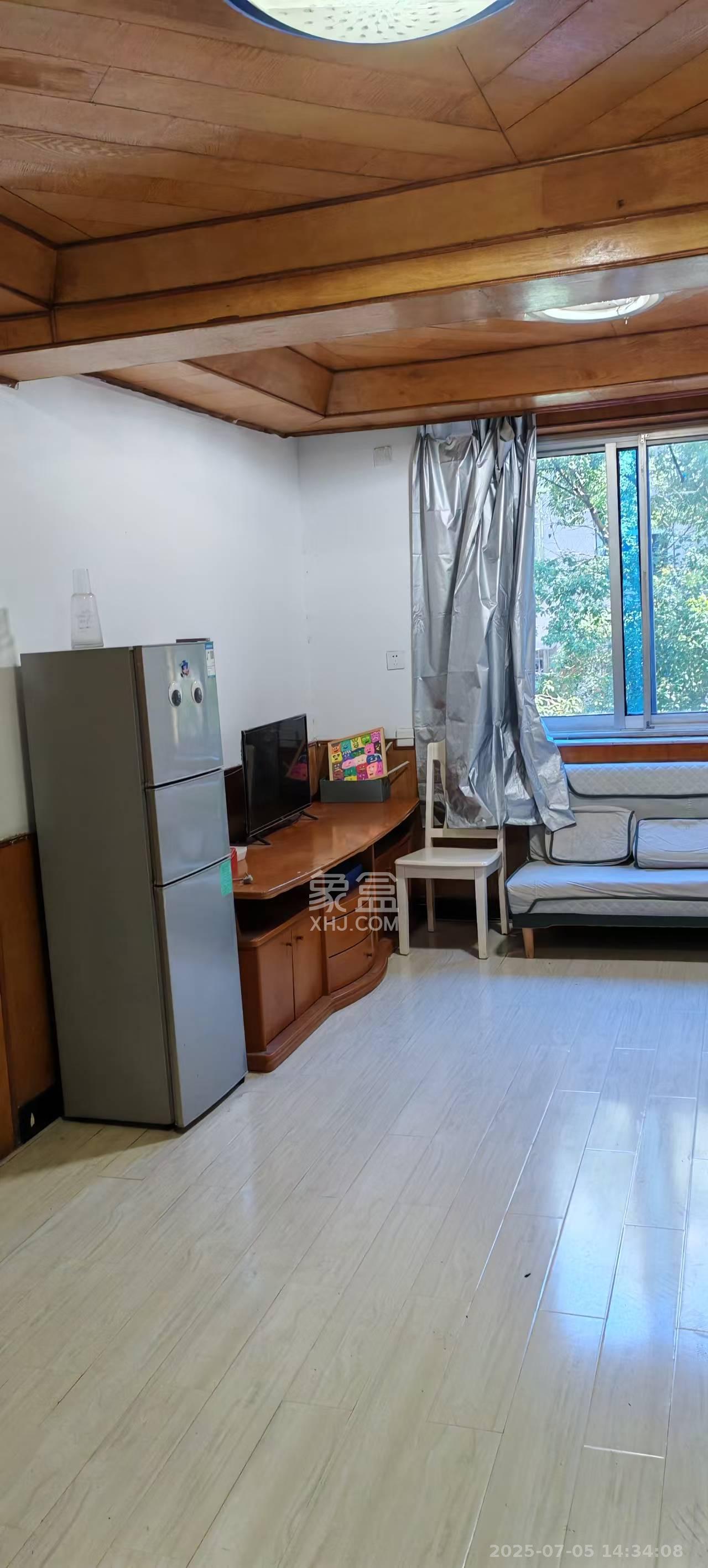 桂花二村  2室1厅1卫    1600.0元/月 桂花二村  2室1厅1卫    1600.0元/月室内图