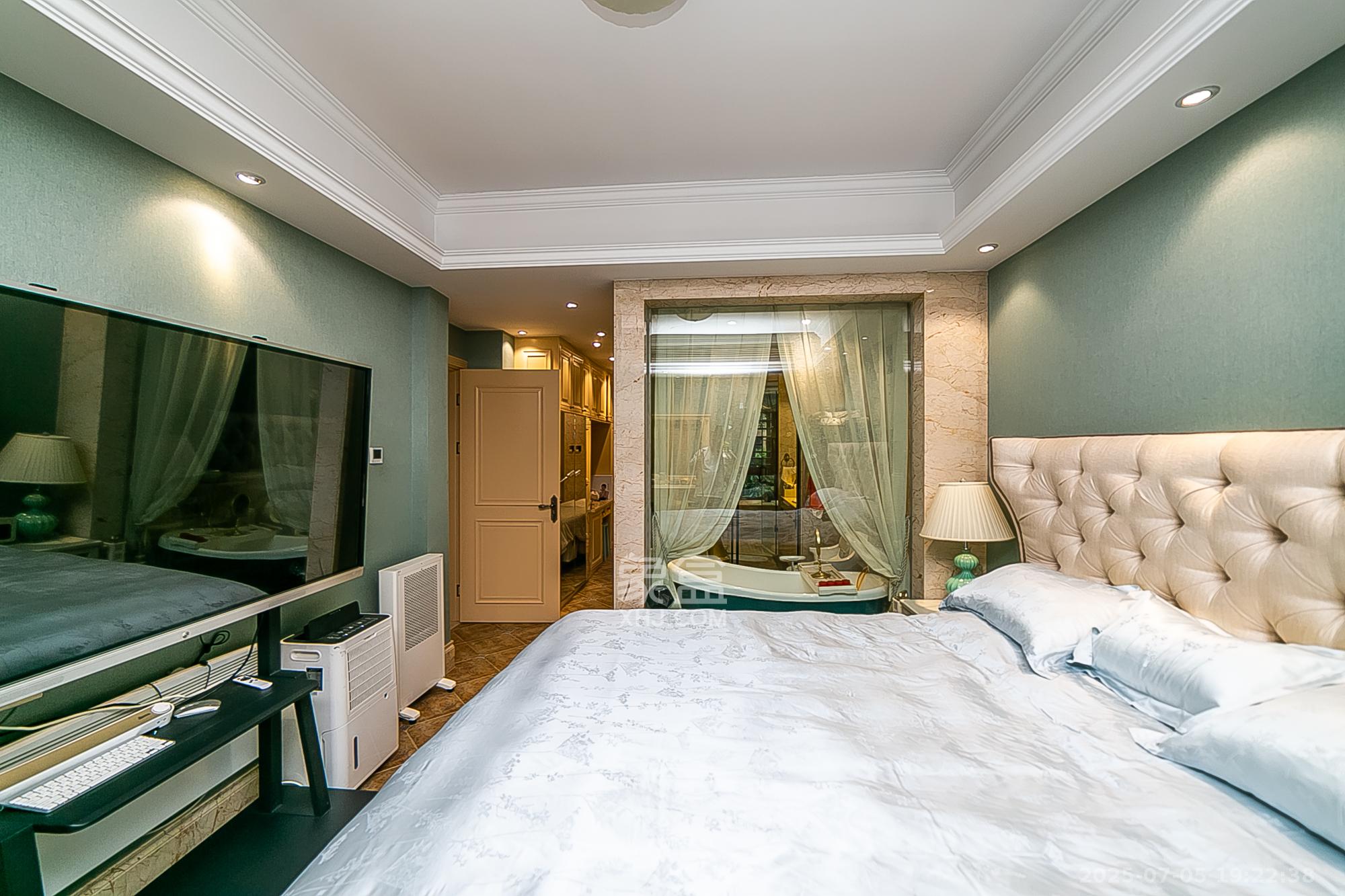 金域南外滩(望江佳园) 3室2厅2卫 348.0万 金域南外滩(望江佳园) 3室2厅2卫 348.0万卧室