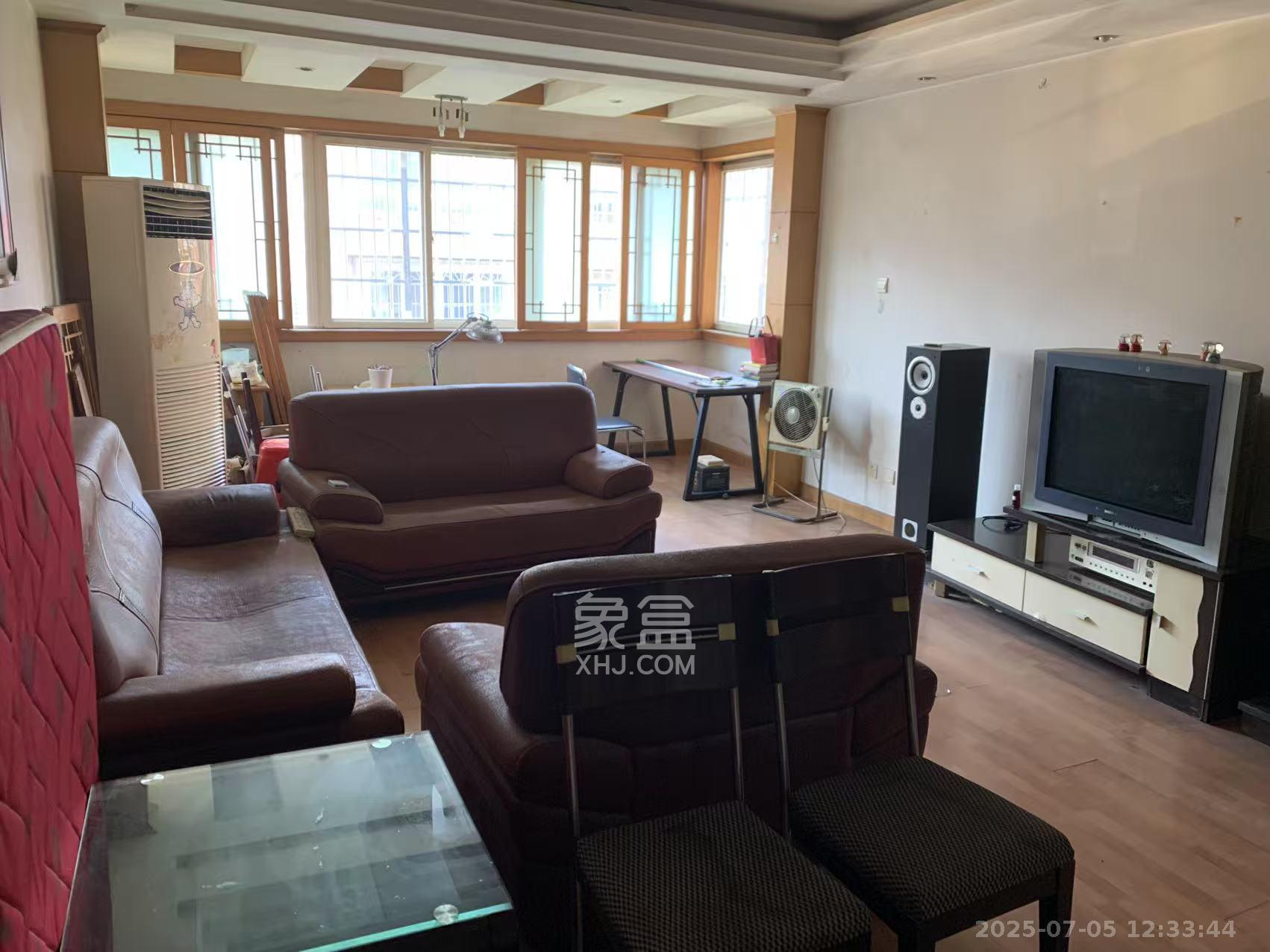 鑫天花园 3室2厅2卫 1600.0元/月 鑫天花园 3室2厅2卫 1600.0元/月室内图