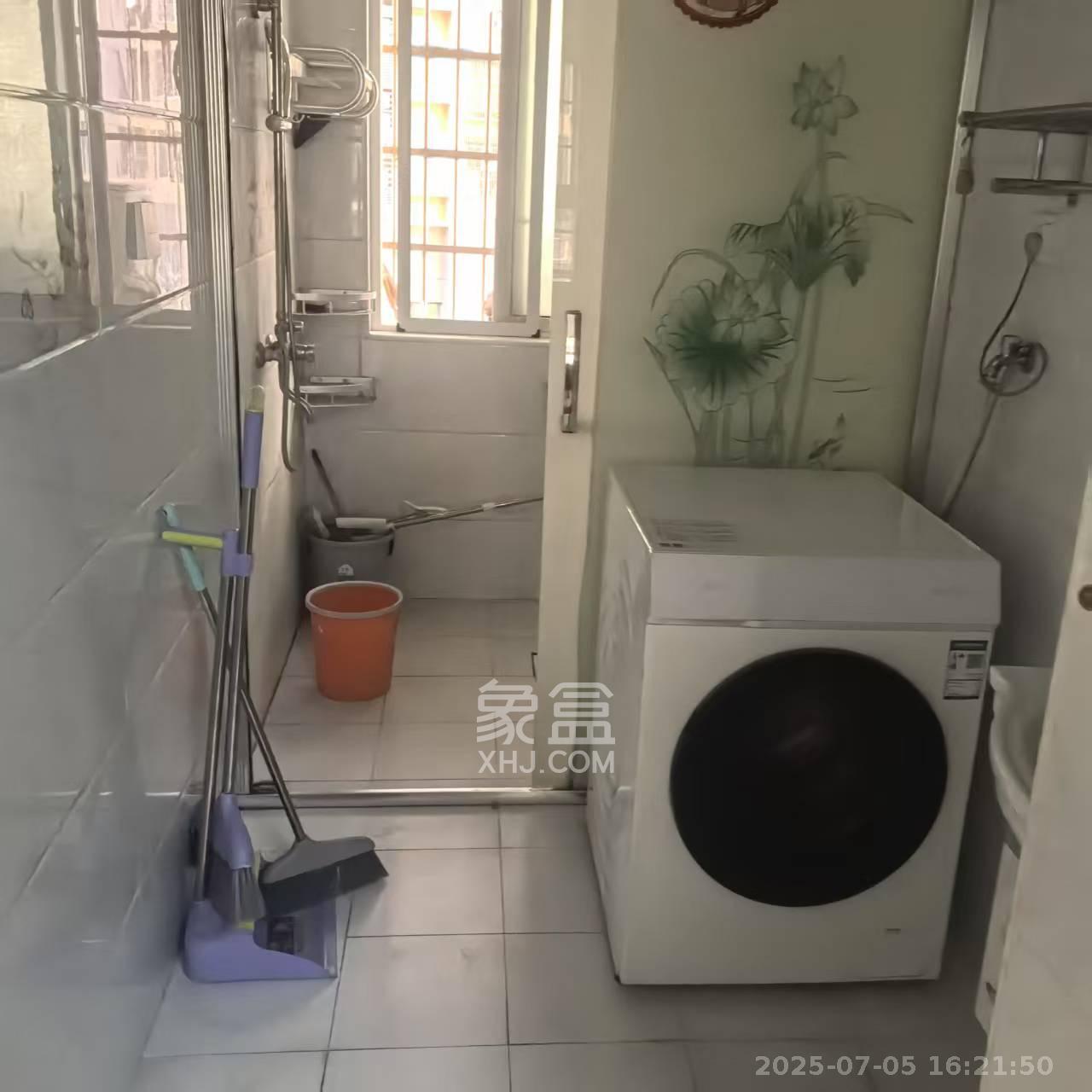 家兴苑 3室2厅1卫 2300.0元/月 家兴苑 3室2厅1卫 2300.0元/月室内图