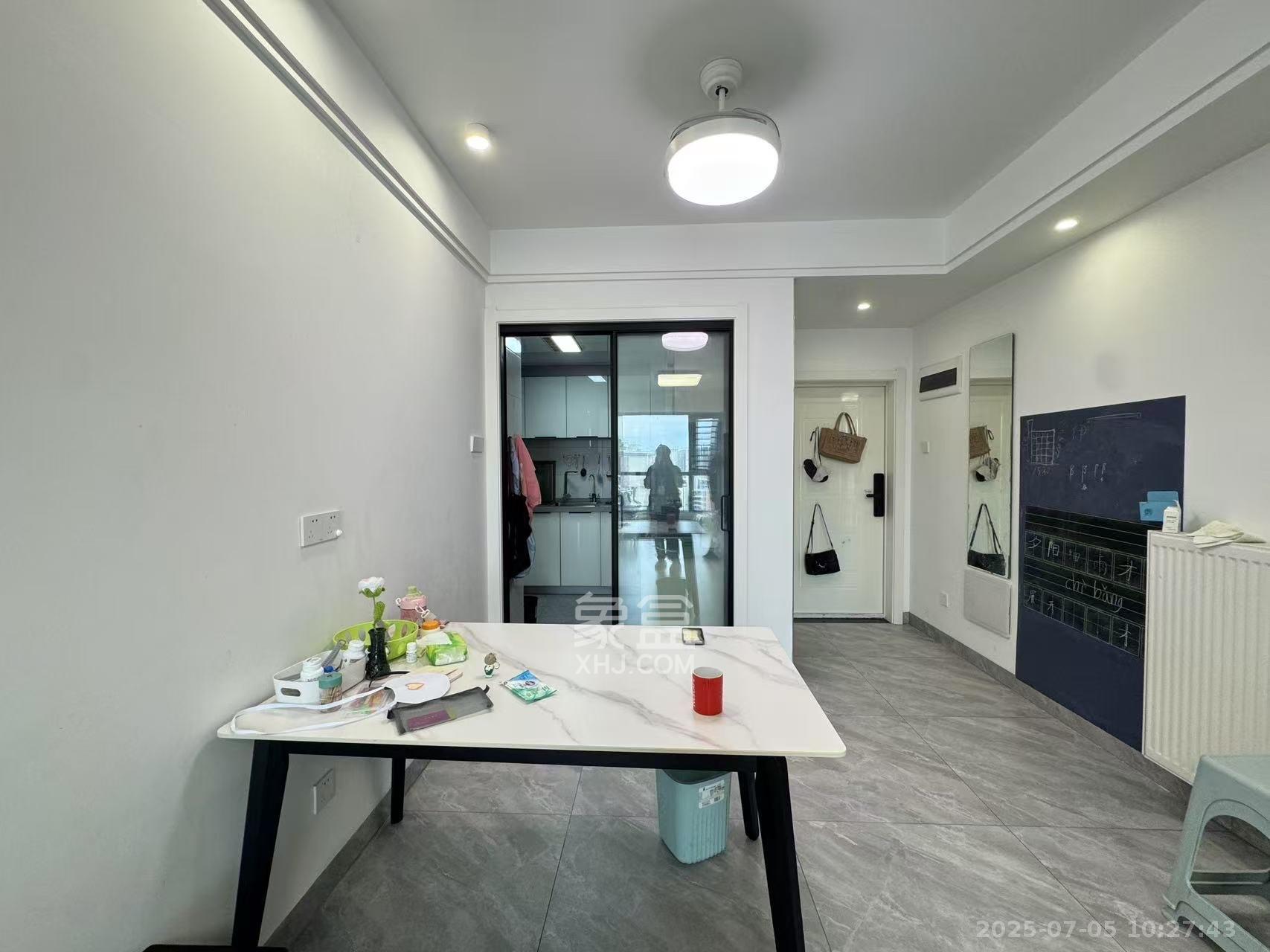 振业城三期  3室2厅1卫    3400.0元/月 振业城三期  3室2厅1卫    3400.0元/月室内图