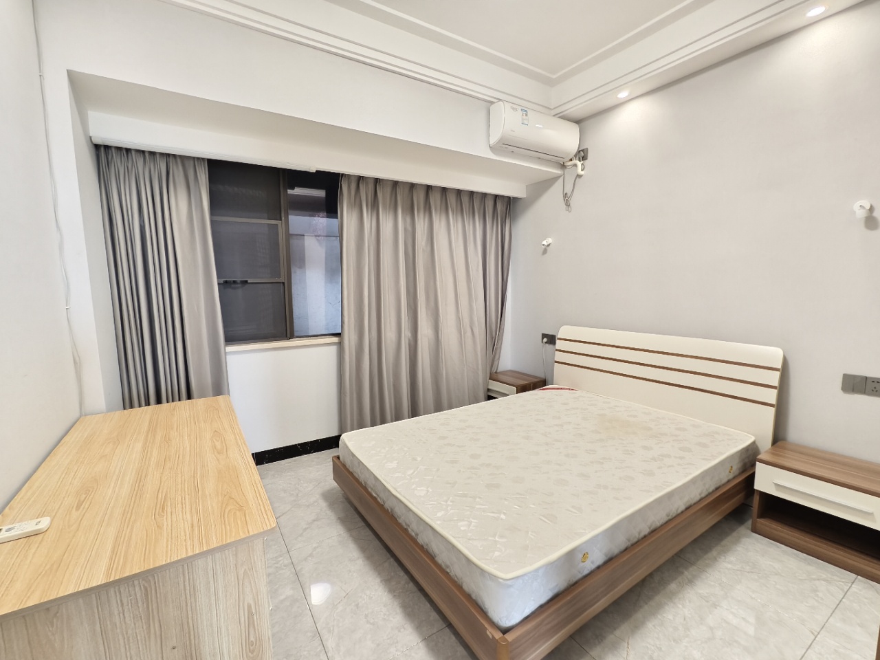 华润中心  3室2厅2卫    4500.0元/月 华润中心  3室2厅2卫    4500.0元/月室内图