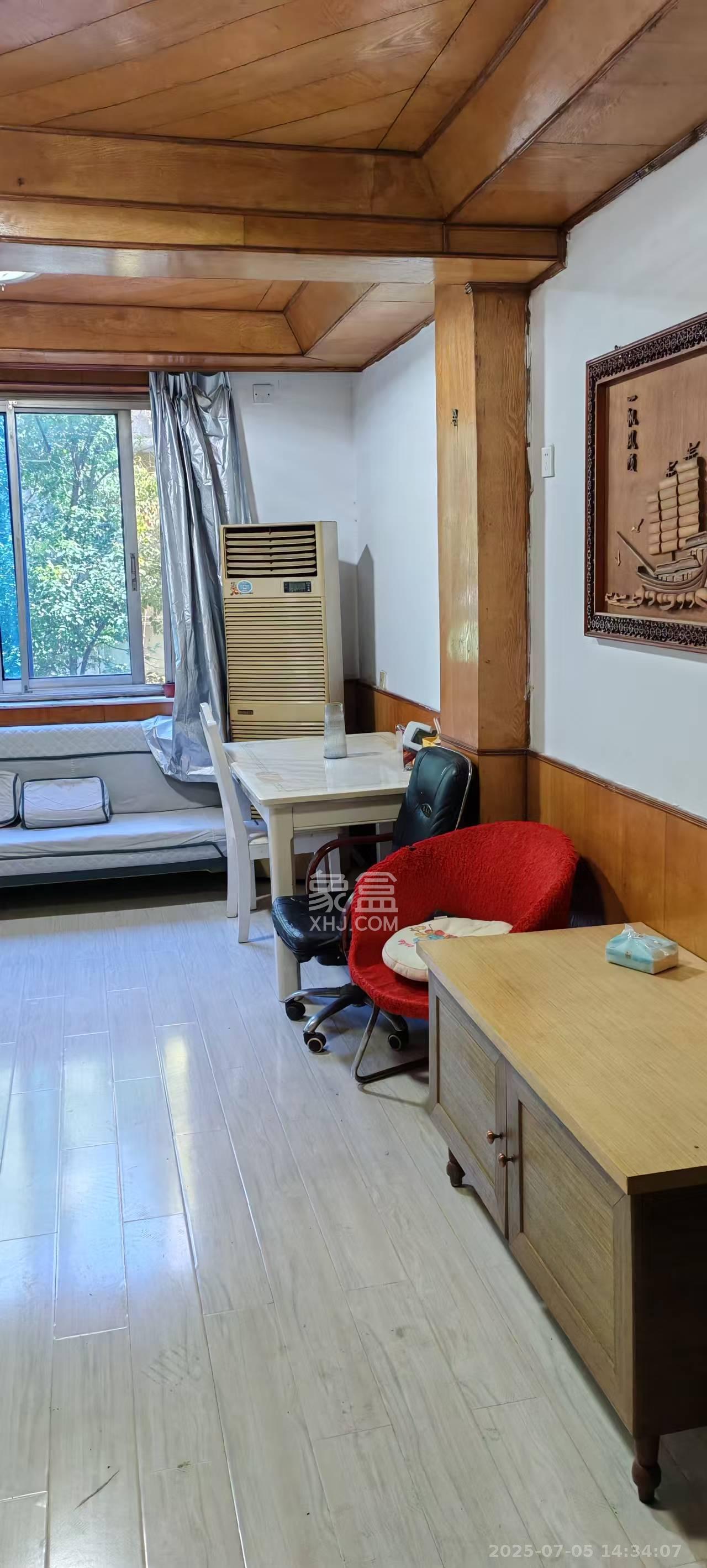 桂花二村  2室1厅1卫    1600.0元/月 桂花二村  2室1厅1卫    1600.0元/月室内图