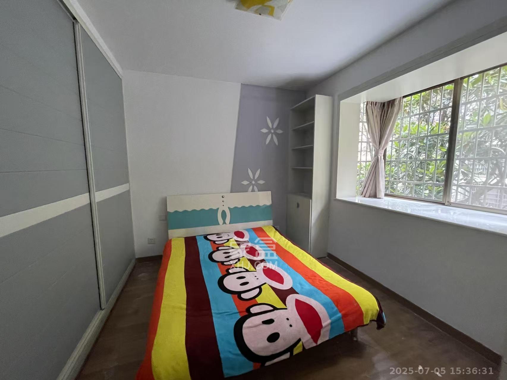 金峰小区北院(七里营社区) 4室2厅2卫 2300.0元/月 金峰小区北院(七里营社区) 4室2厅2卫 2300.0元/月室内图