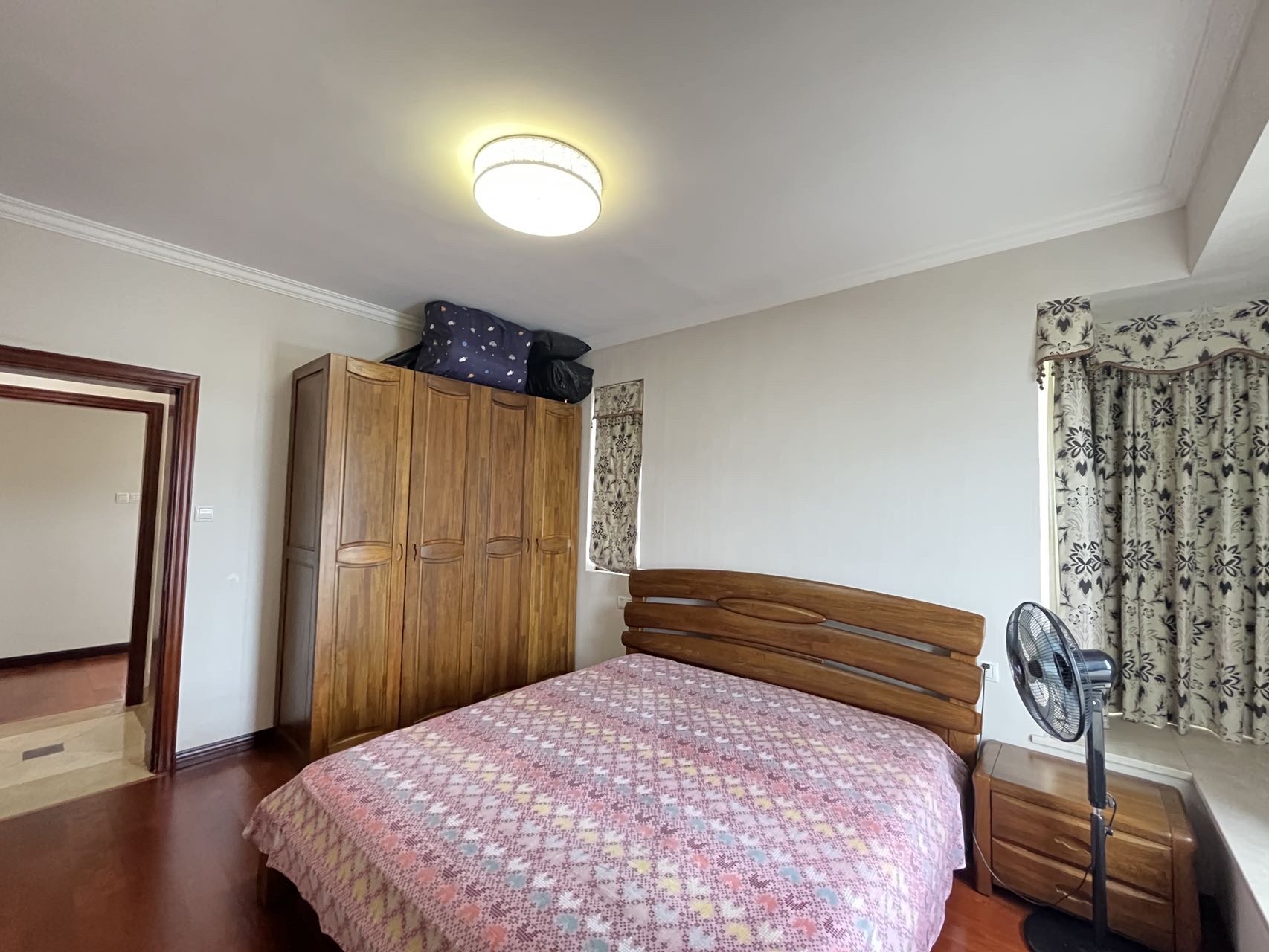 海阔天空-国瑞城二期(雅仕苑) 3室2厅2卫 5500.0元/月 海阔天空-国瑞城二期(雅仕苑) 3室2厅2卫 5500.0元/月室内图