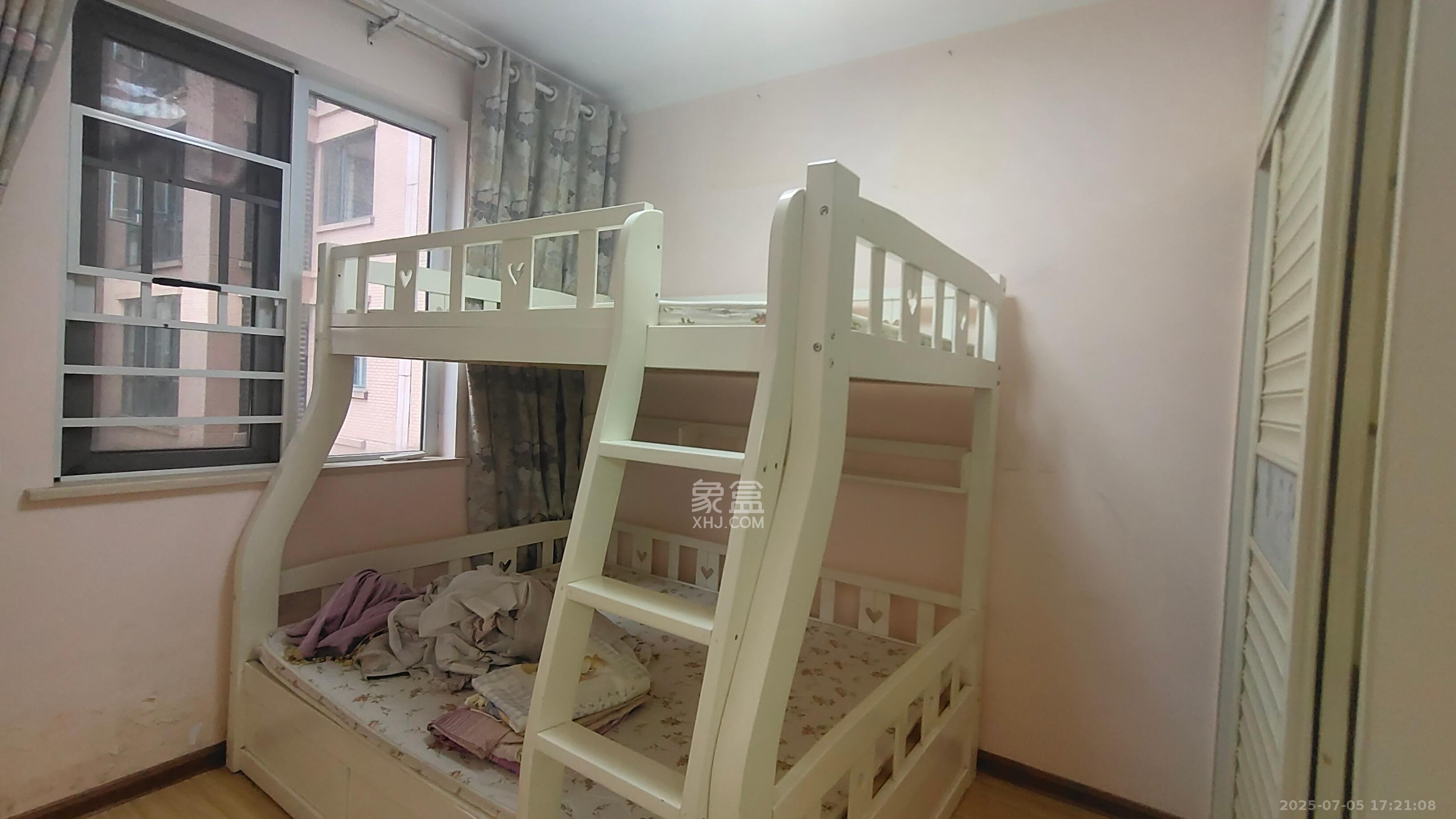 丽发新城  2室2厅1卫   1900.00元/月室内图