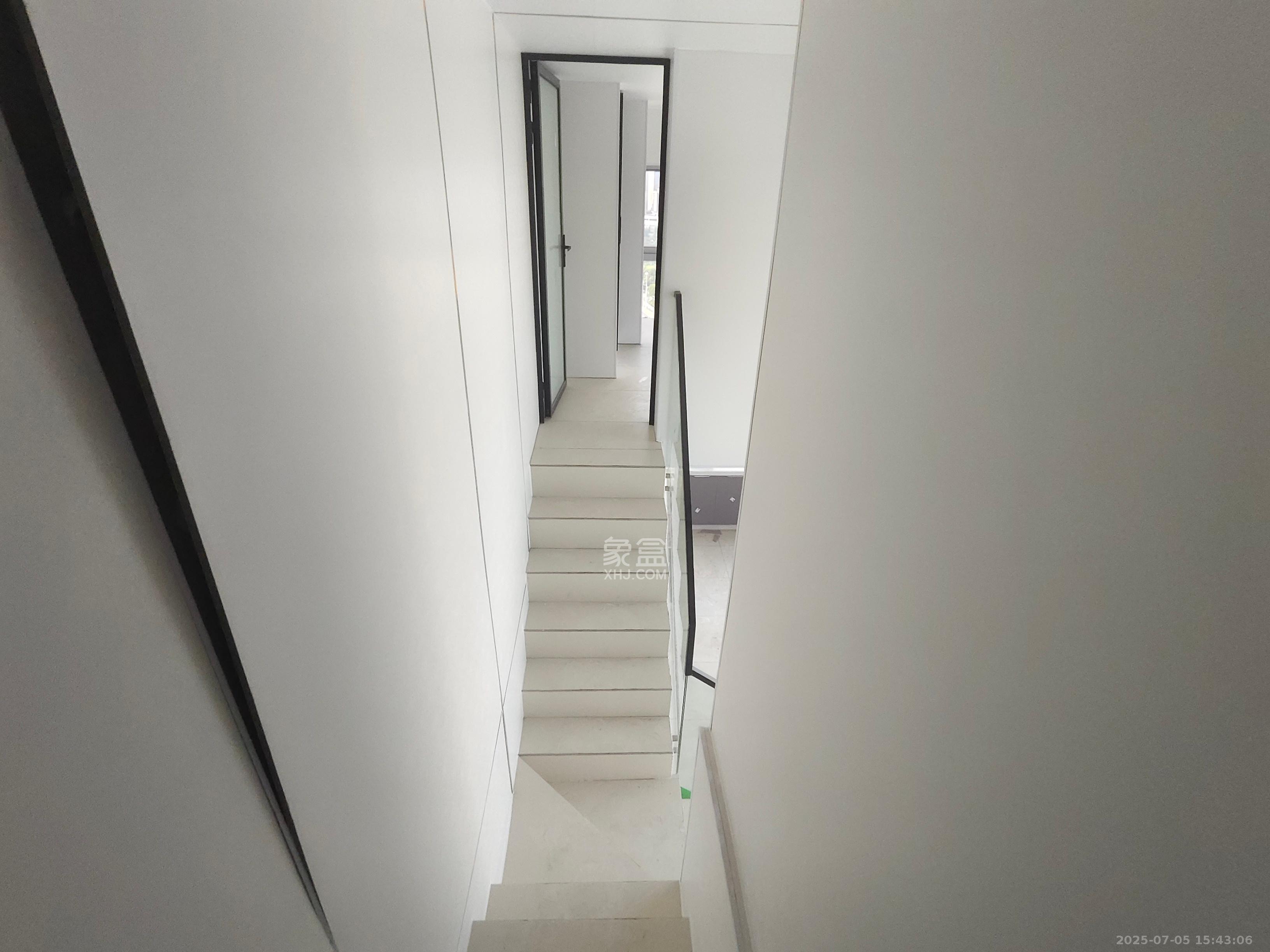 卓越伊景寓 1室0厅0卫 2000.0元/月 卓越伊景寓 1室0厅0卫 2000.0元/月室内图