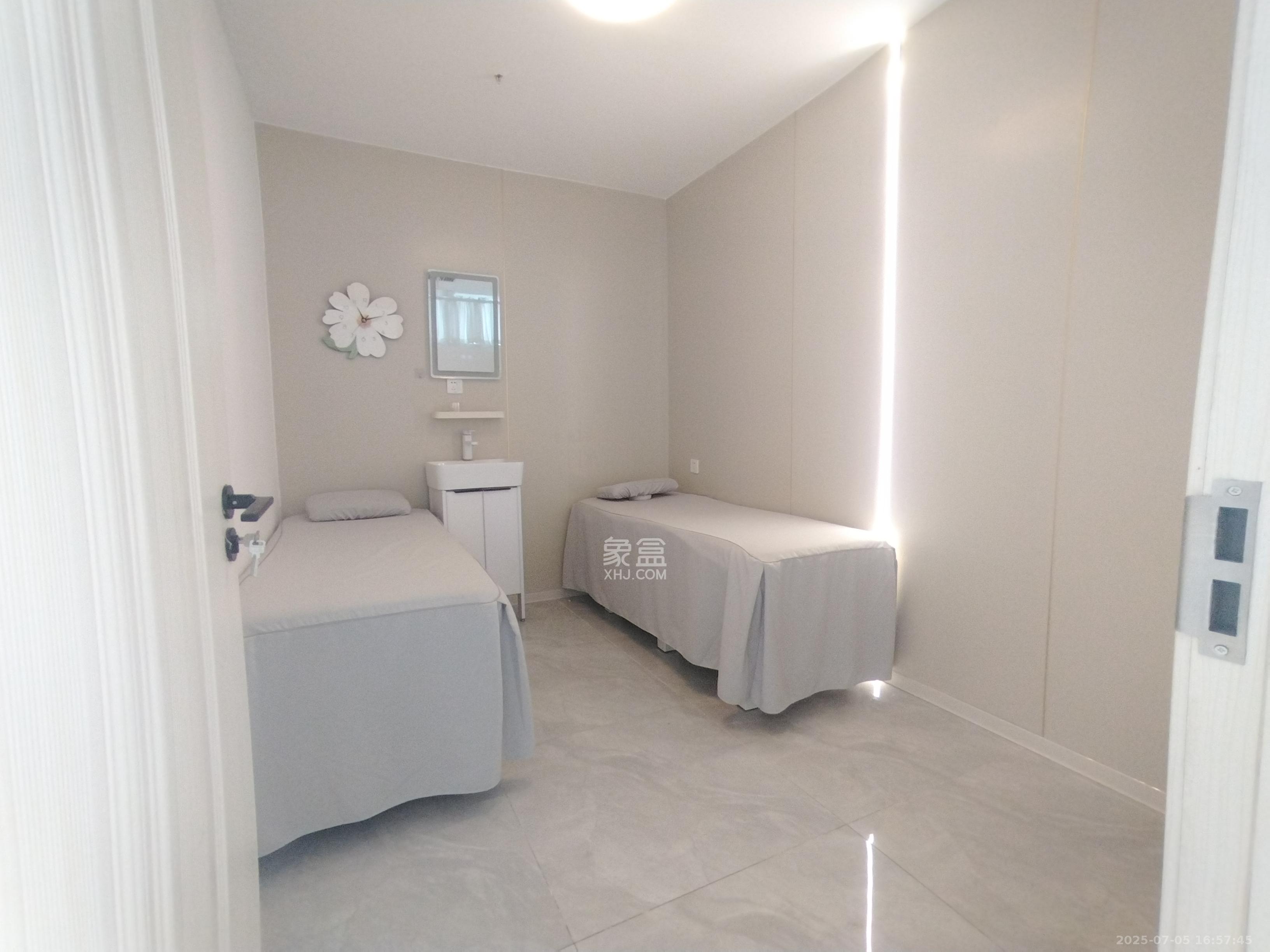 世茂铂曼  3室2厅1卫    4000.0元/月室内图