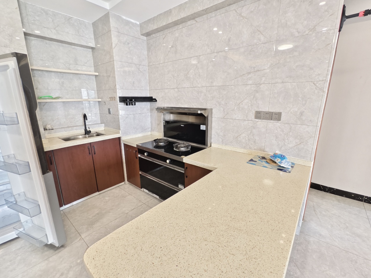 华润中心  3室2厅2卫    4500.0元/月 华润中心  3室2厅2卫    4500.0元/月室内图