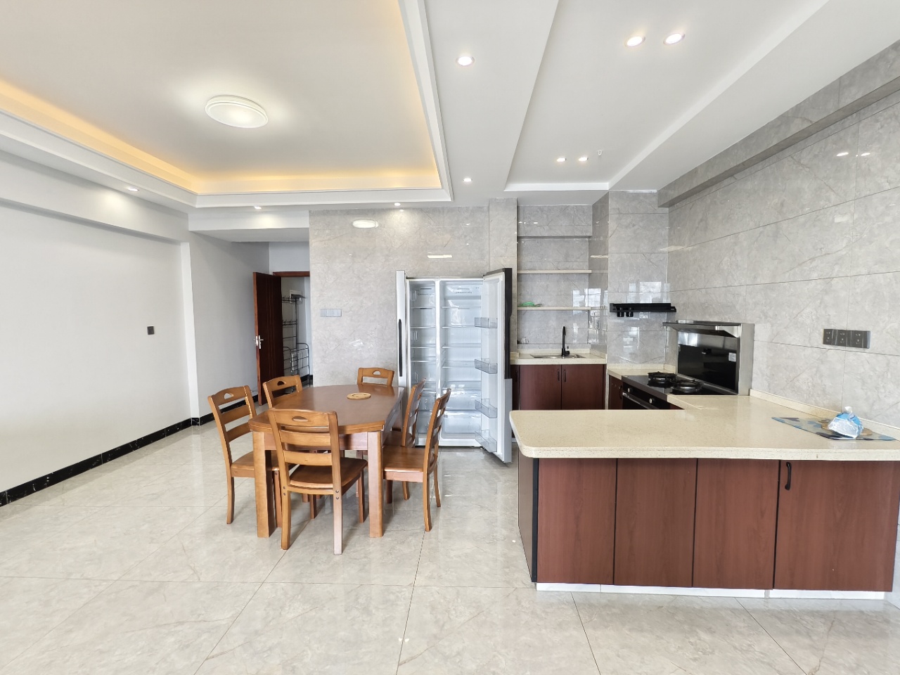 华润中心  3室2厅2卫    4500.0元/月 华润中心  3室2厅2卫    4500.0元/月室内图