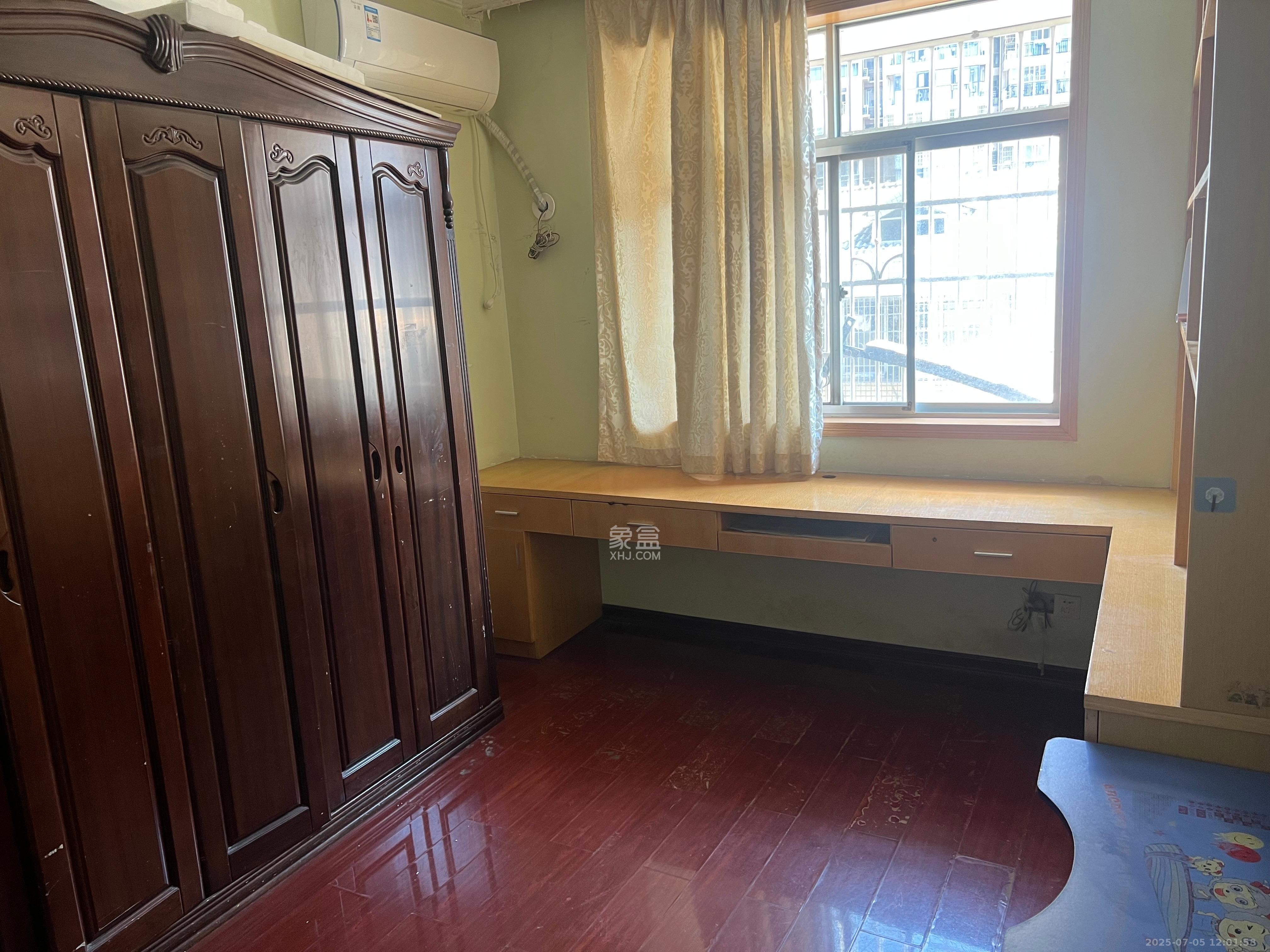 府后路安置小区（道坡小区）  3室2厅2卫   1800.00元/月室内图