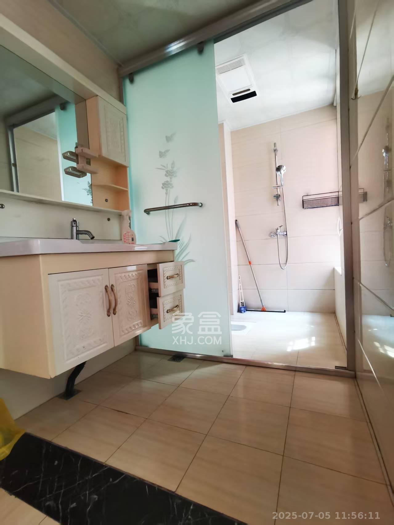 华润凤凰城二期  3室2厅1卫   2500.00元/月室内图