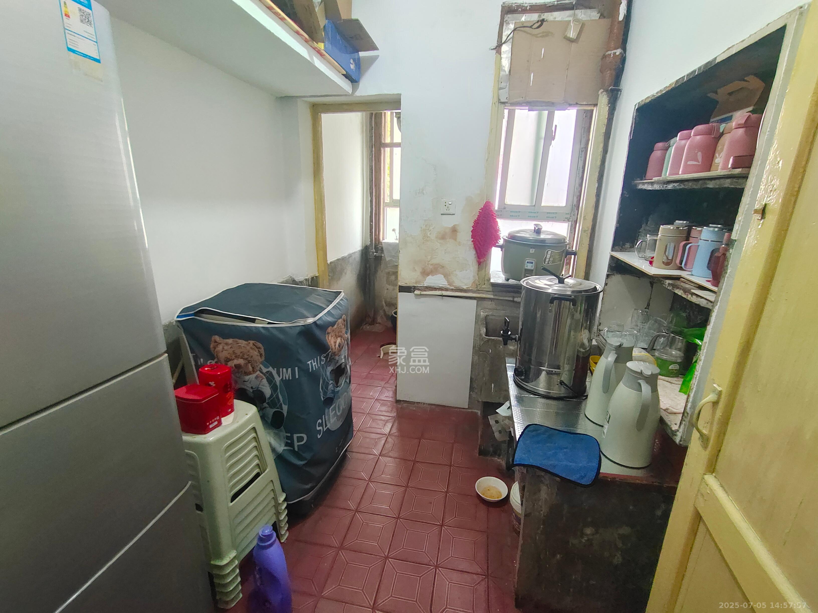 红旗区三片  2室1厅1卫    2200.0元/月 红旗区三片  2室1厅1卫    2200.0元/月室内图