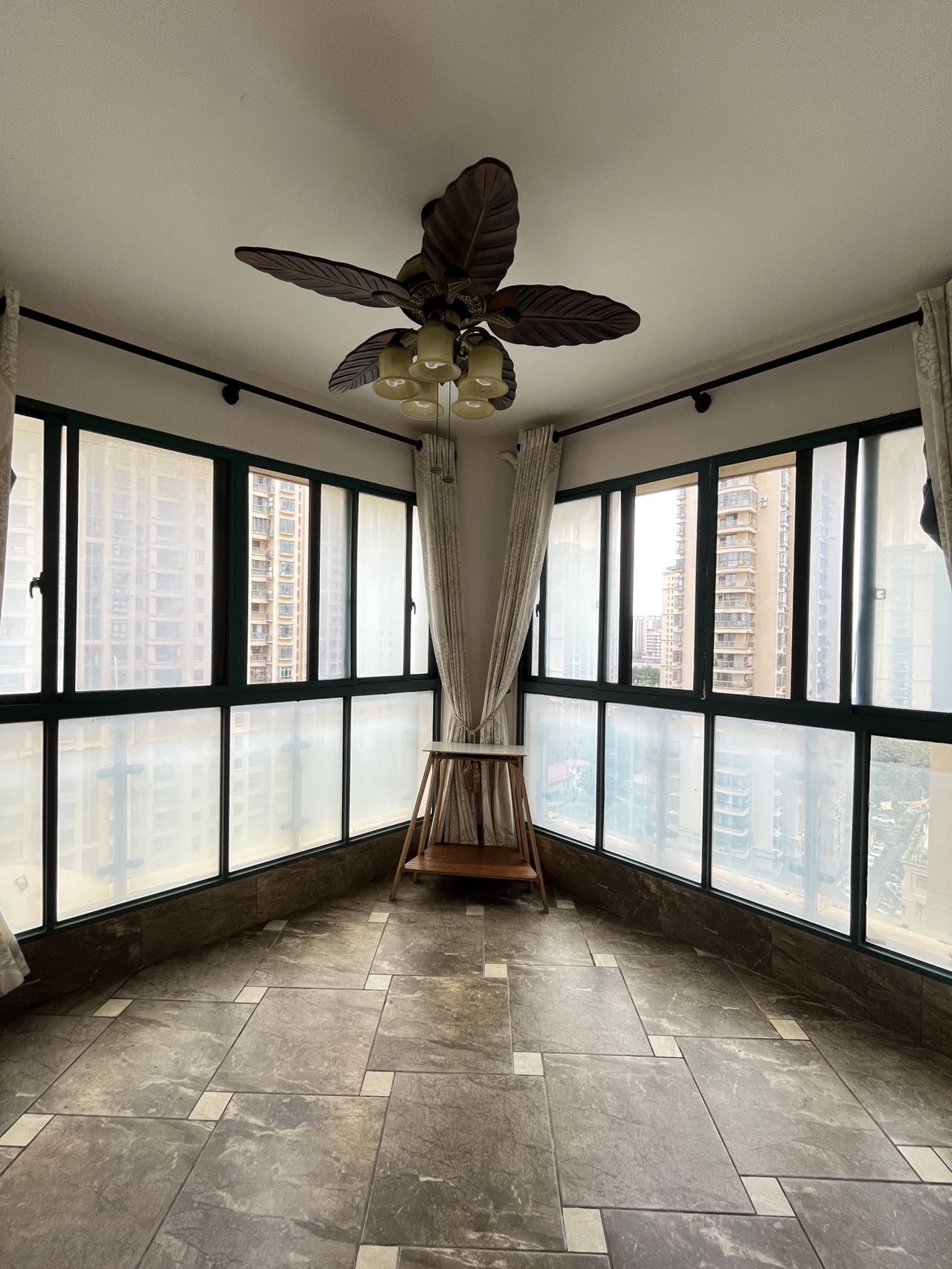 海阔天空-国瑞城二期(雅仕苑) 3室2厅2卫 5500.0元/月 海阔天空-国瑞城二期(雅仕苑) 3室2厅2卫 5500.0元/月室内图