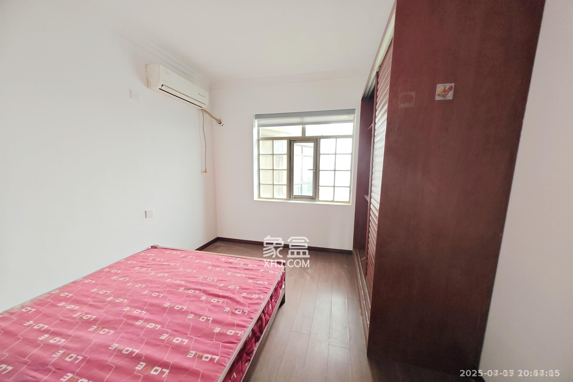 城南郡 5室2厅2卫 3600.0元/月 城南郡 5室2厅2卫 3600.0元/月室内图